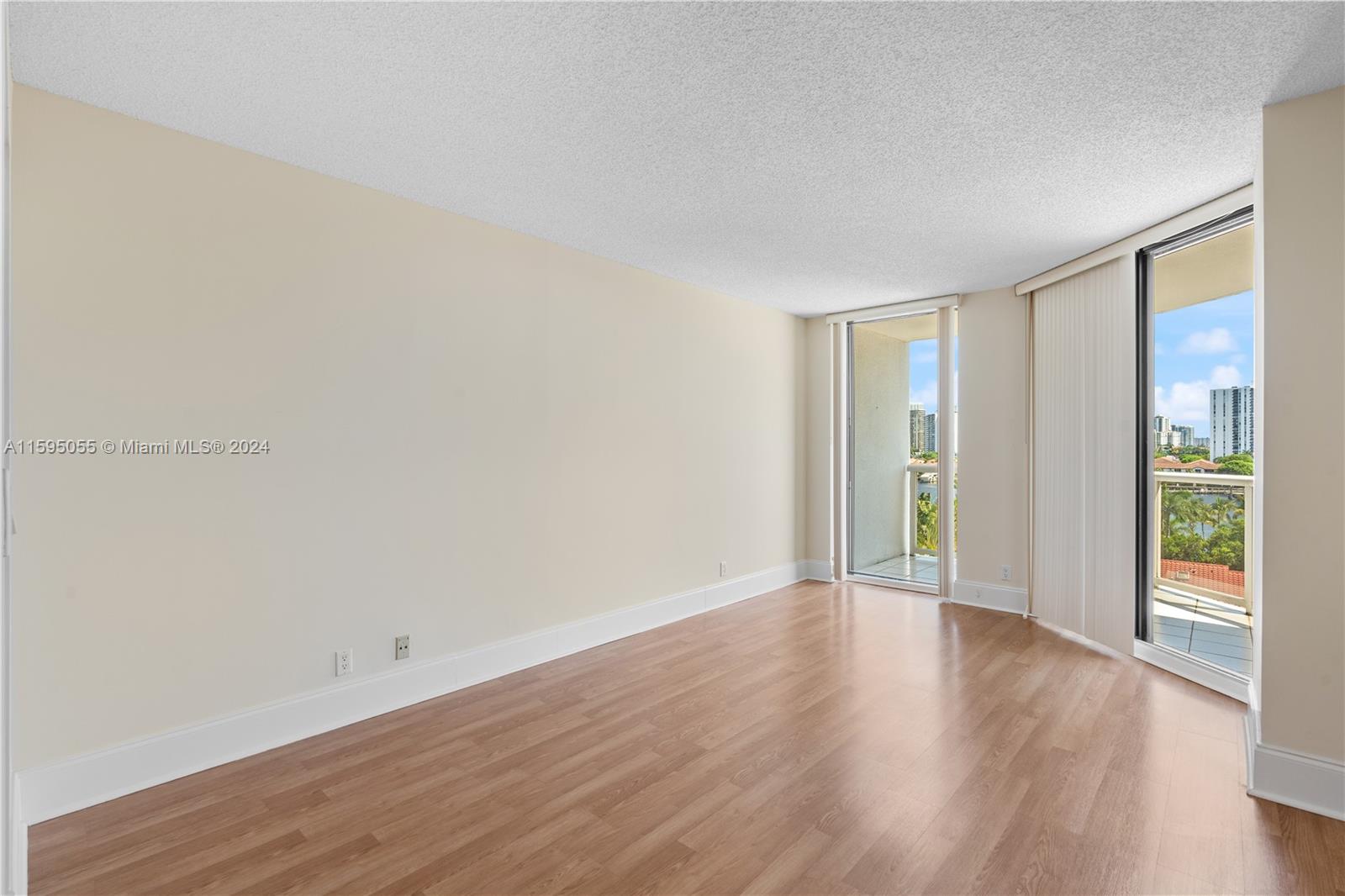 3600 Yacht Club Dr # 704