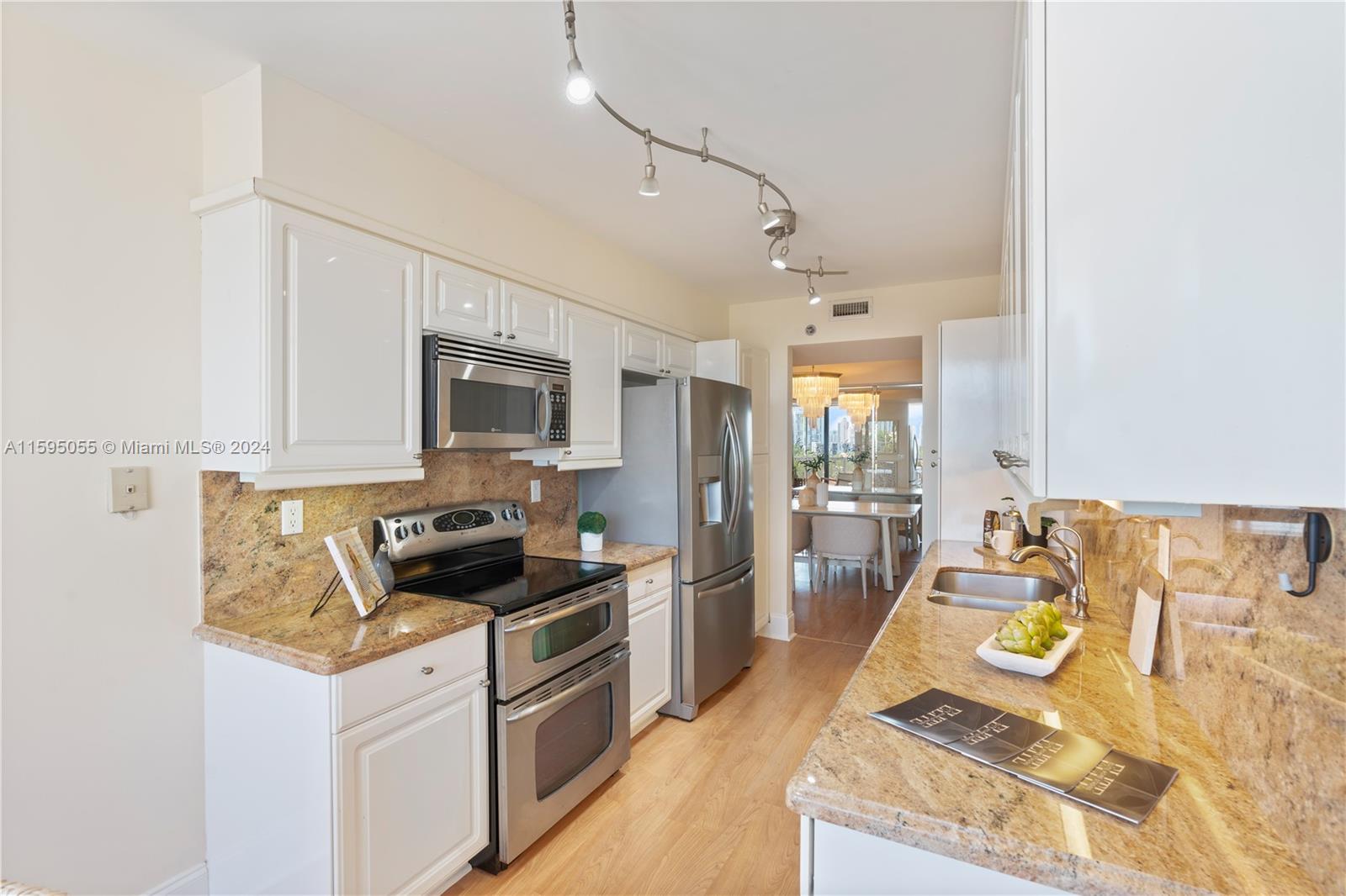 3600 Yacht Club Dr # 704