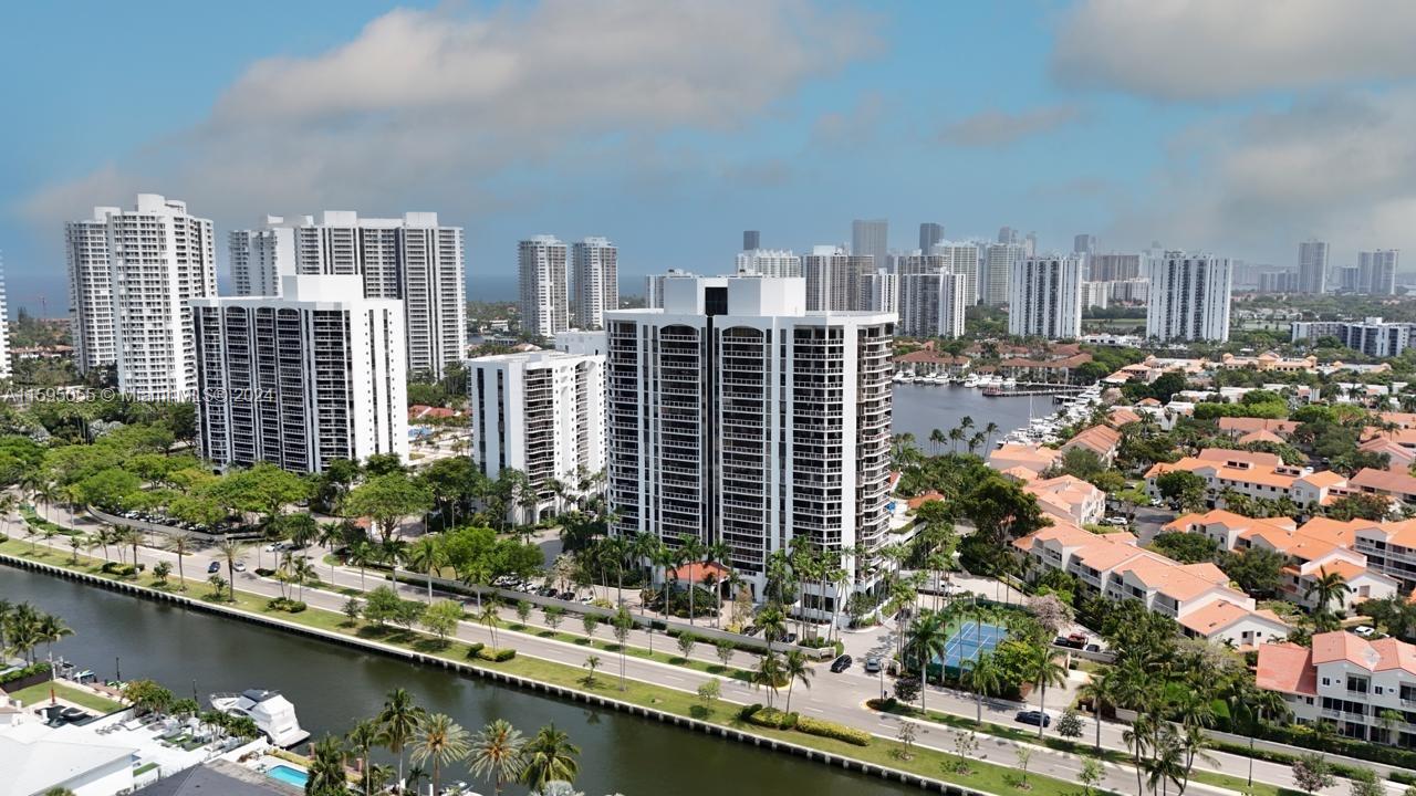3600 Yacht Club Dr # 704