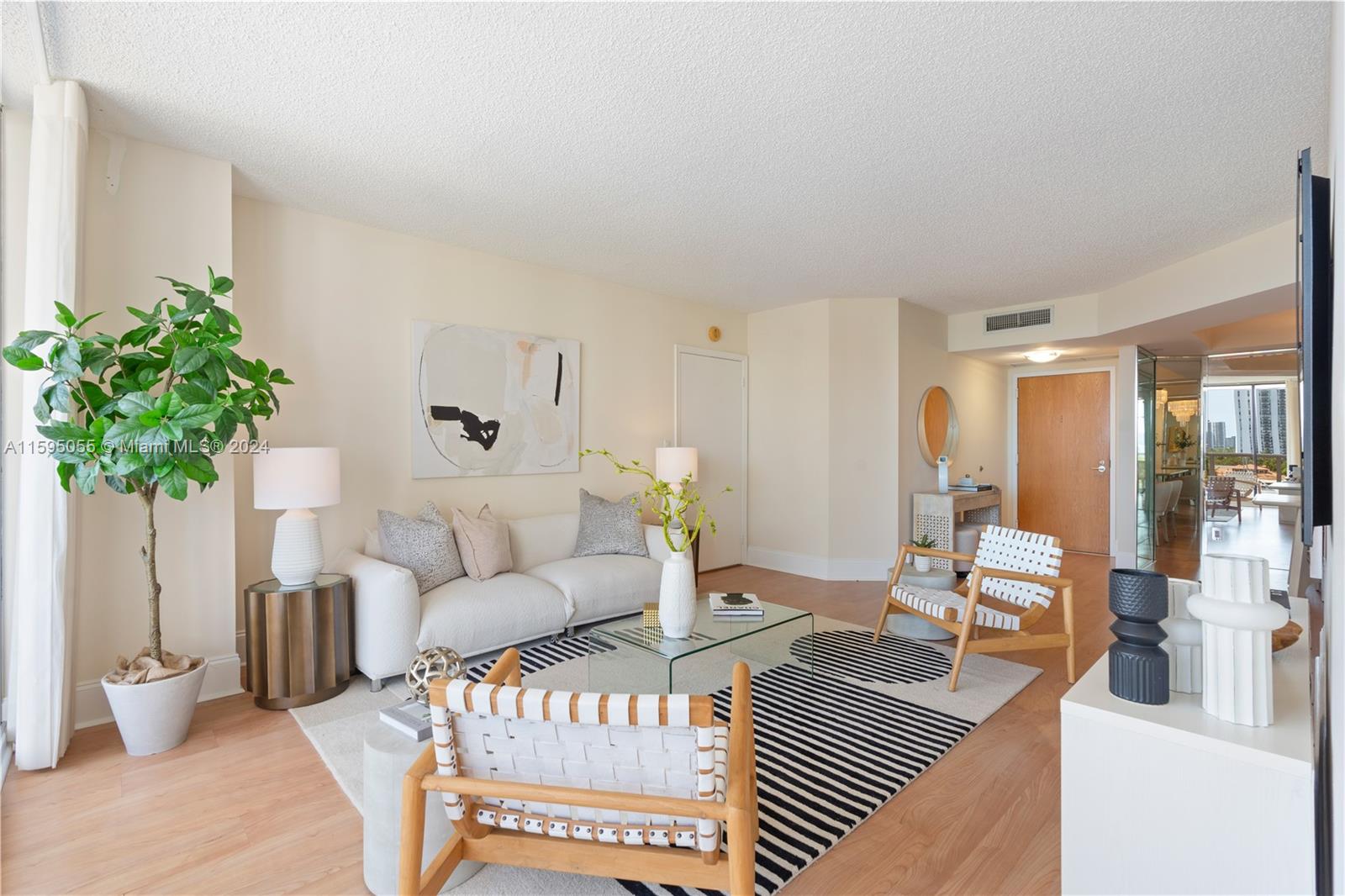 3600 Yacht Club Dr # 704