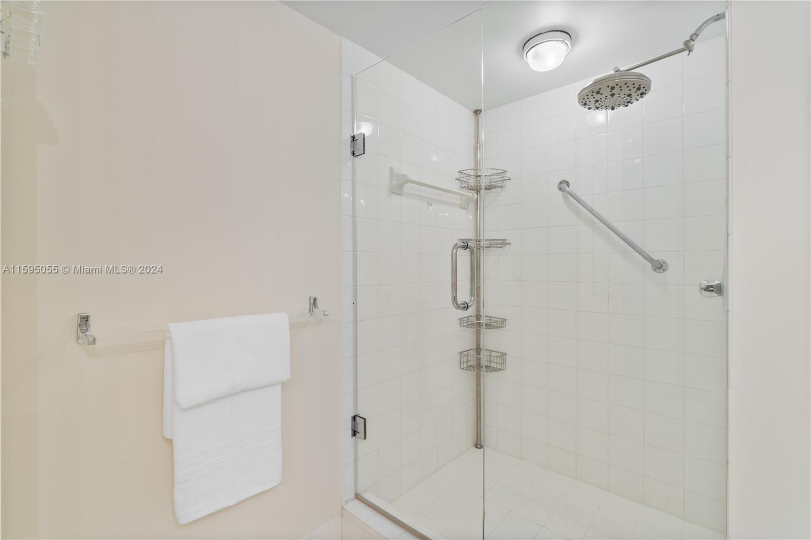 3600 Yacht Club Dr # 704