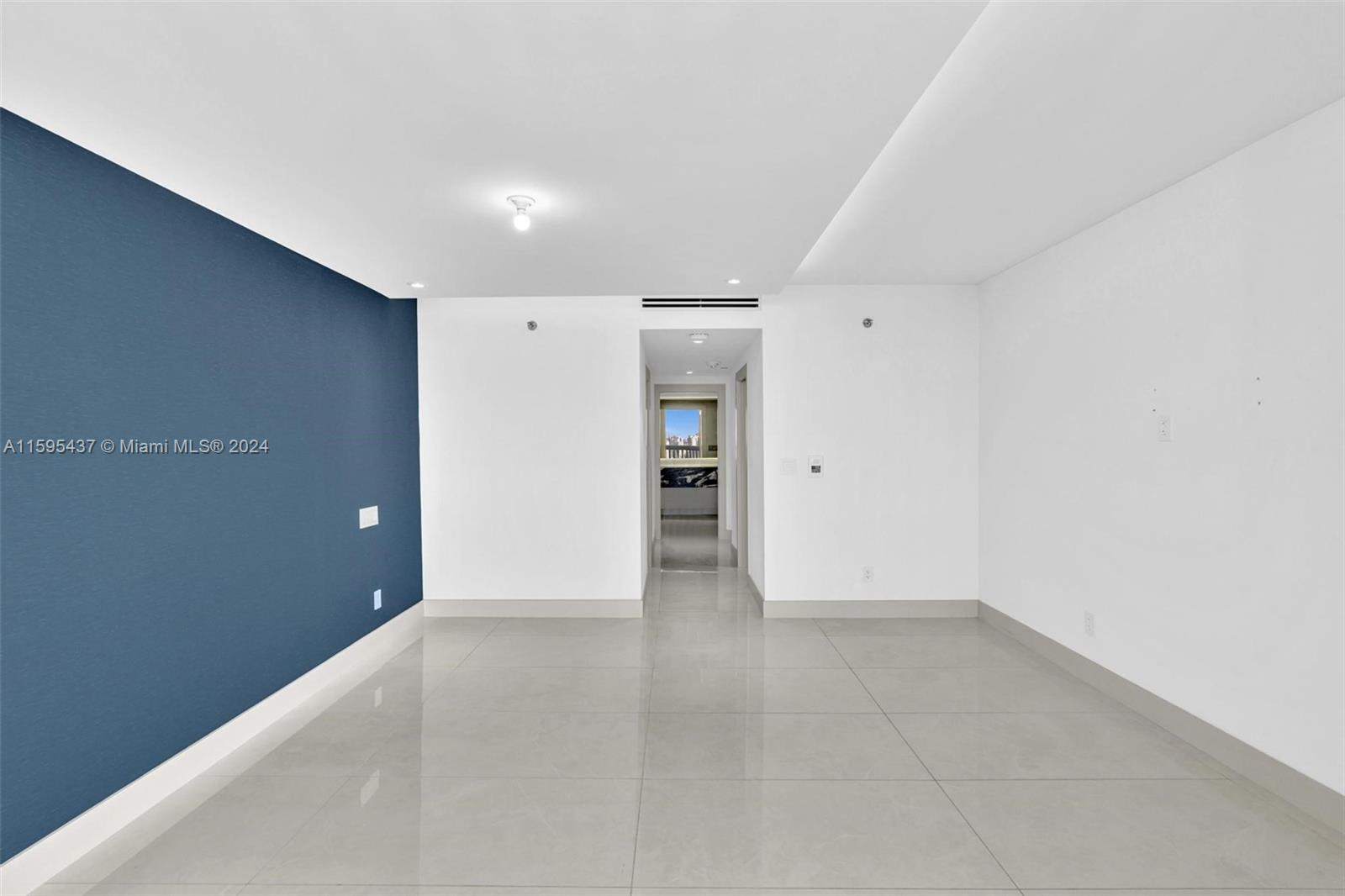 2000 Island Blvd # 2905