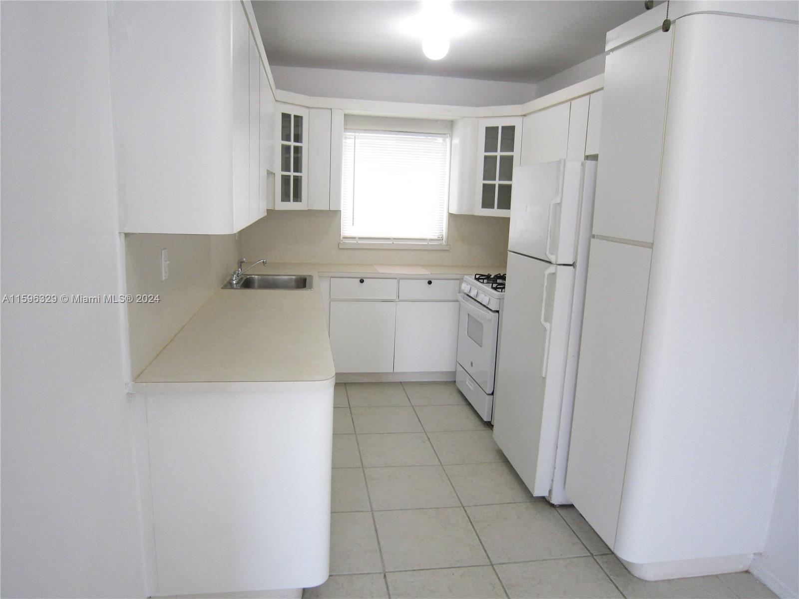2250 Bay Dr # 10
