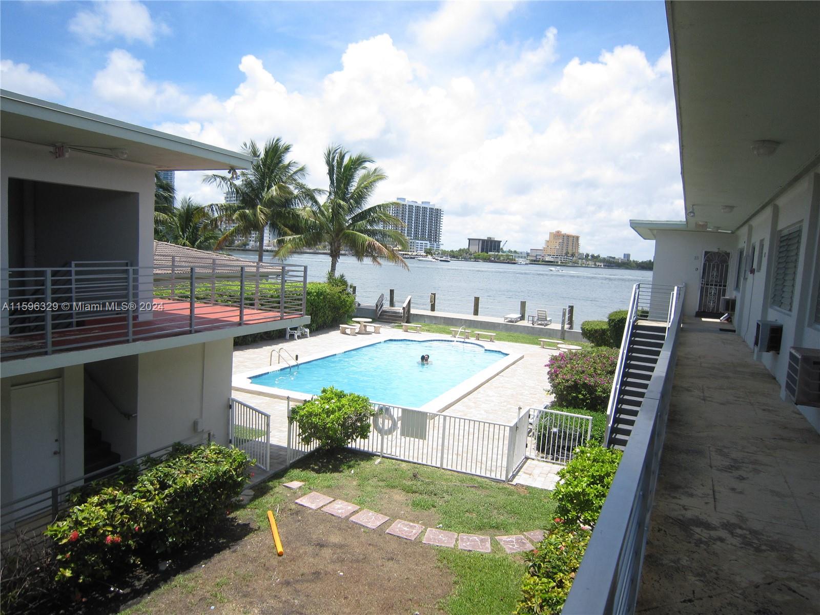 2250 Bay Dr # 10