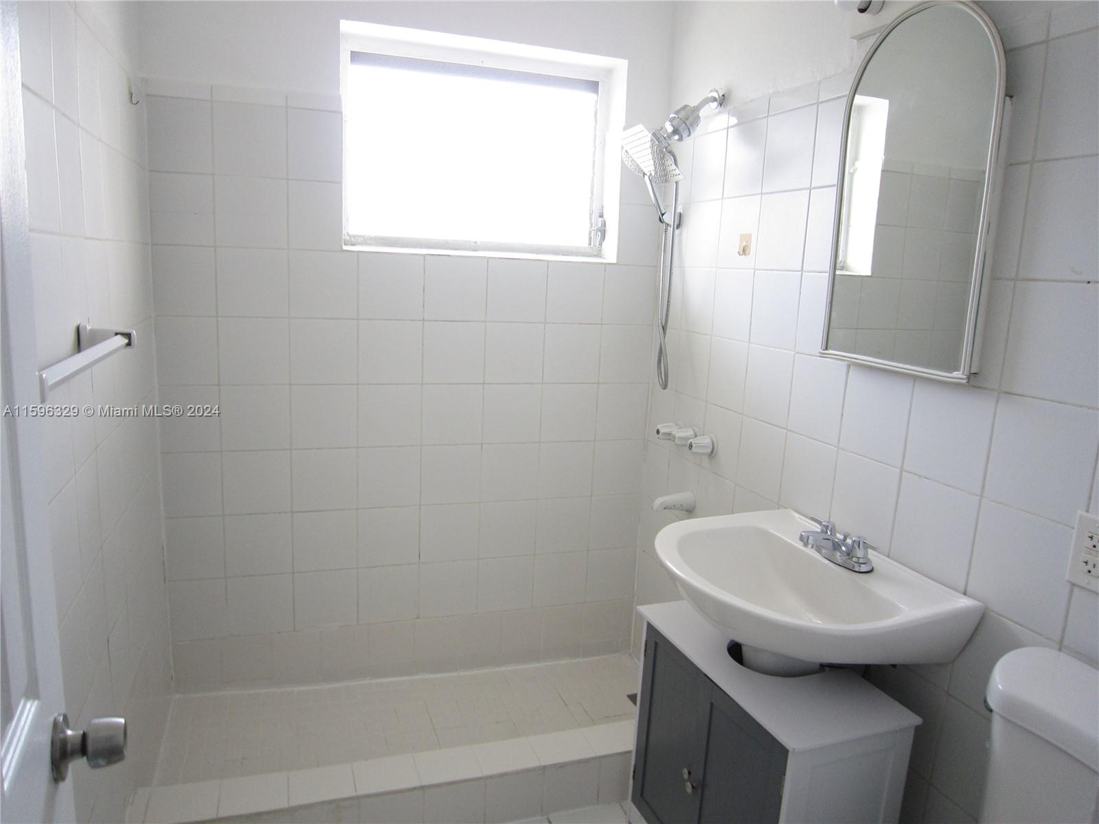 2250 Bay Dr # 10