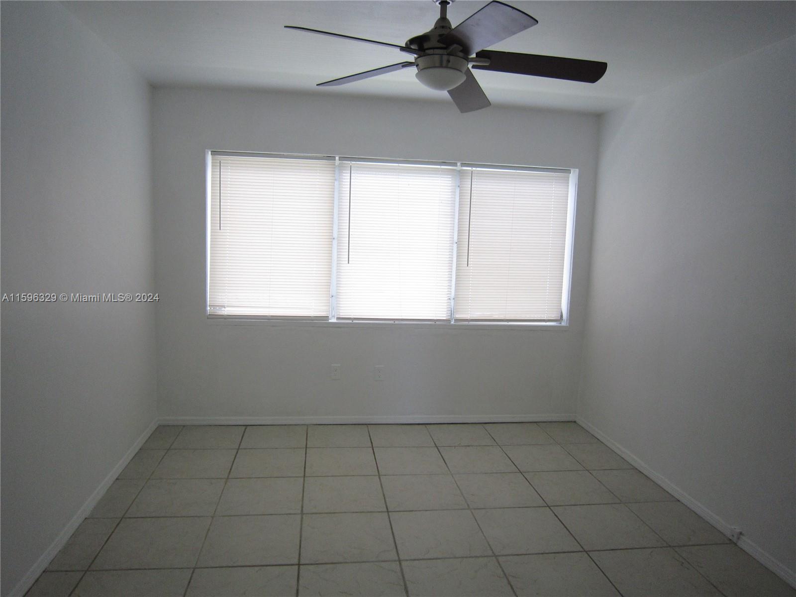 2250 Bay Dr # 10