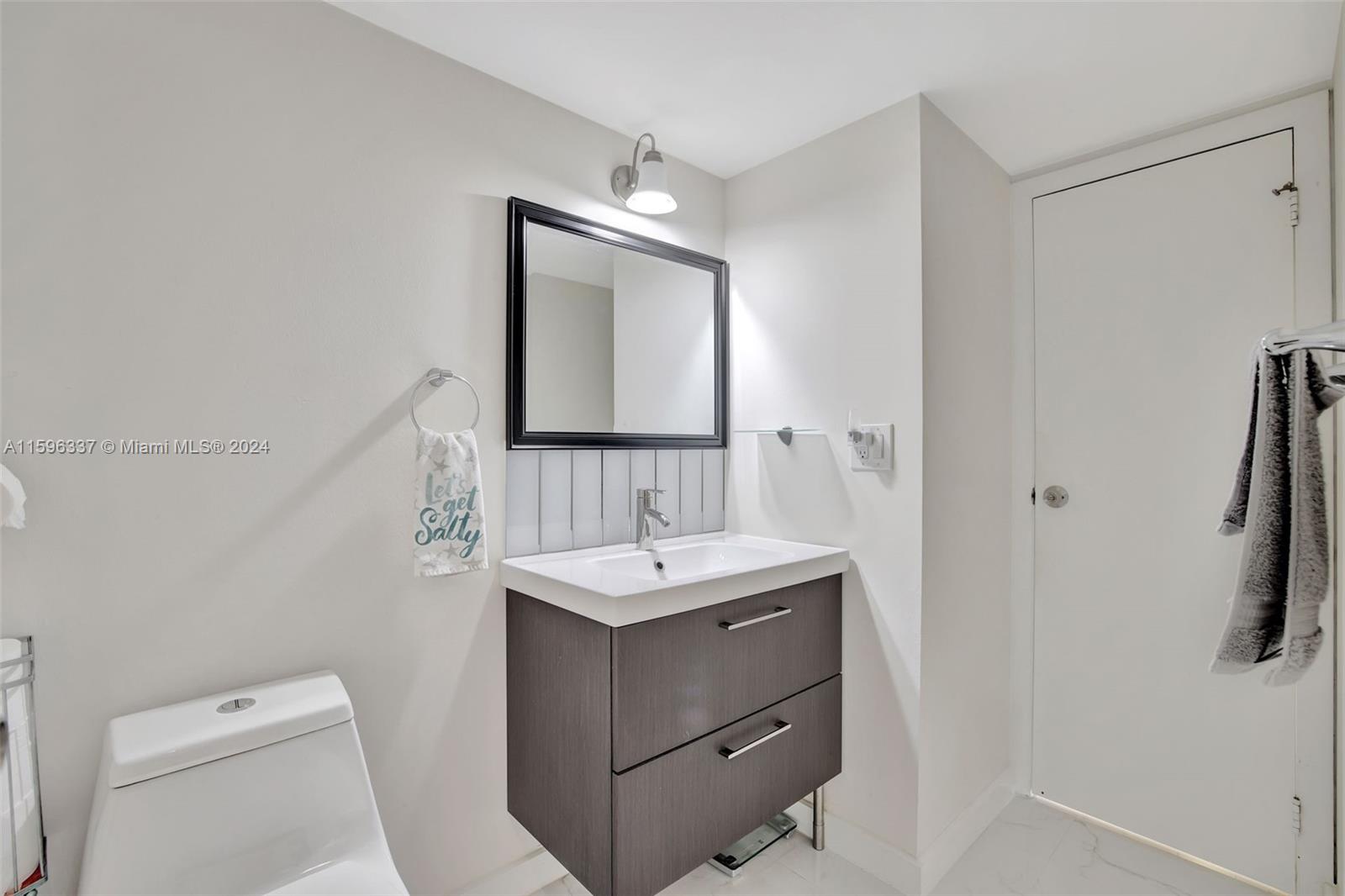 20301 W Country Club Dr # 2227