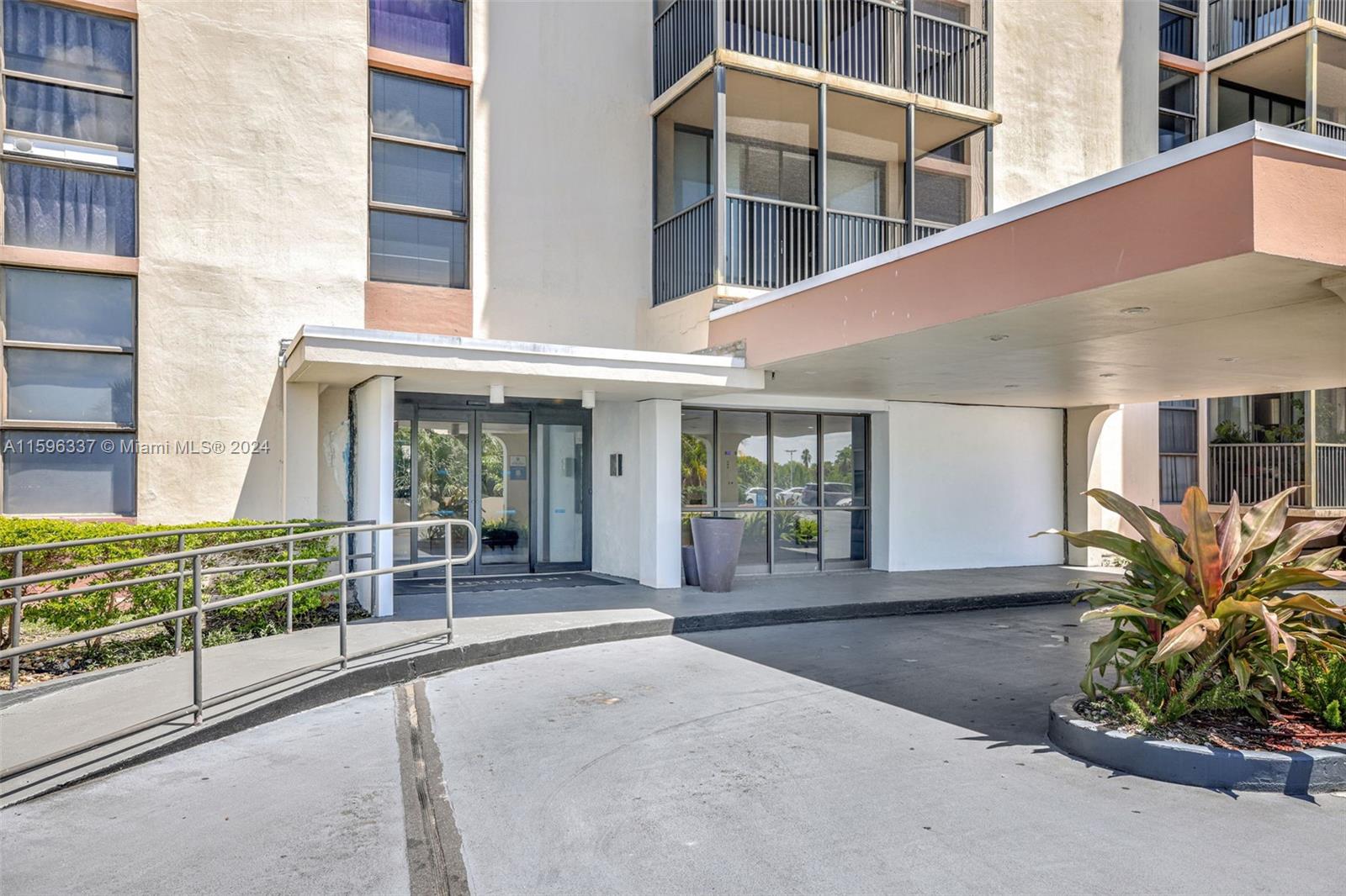 20301 W Country Club Dr # 2227