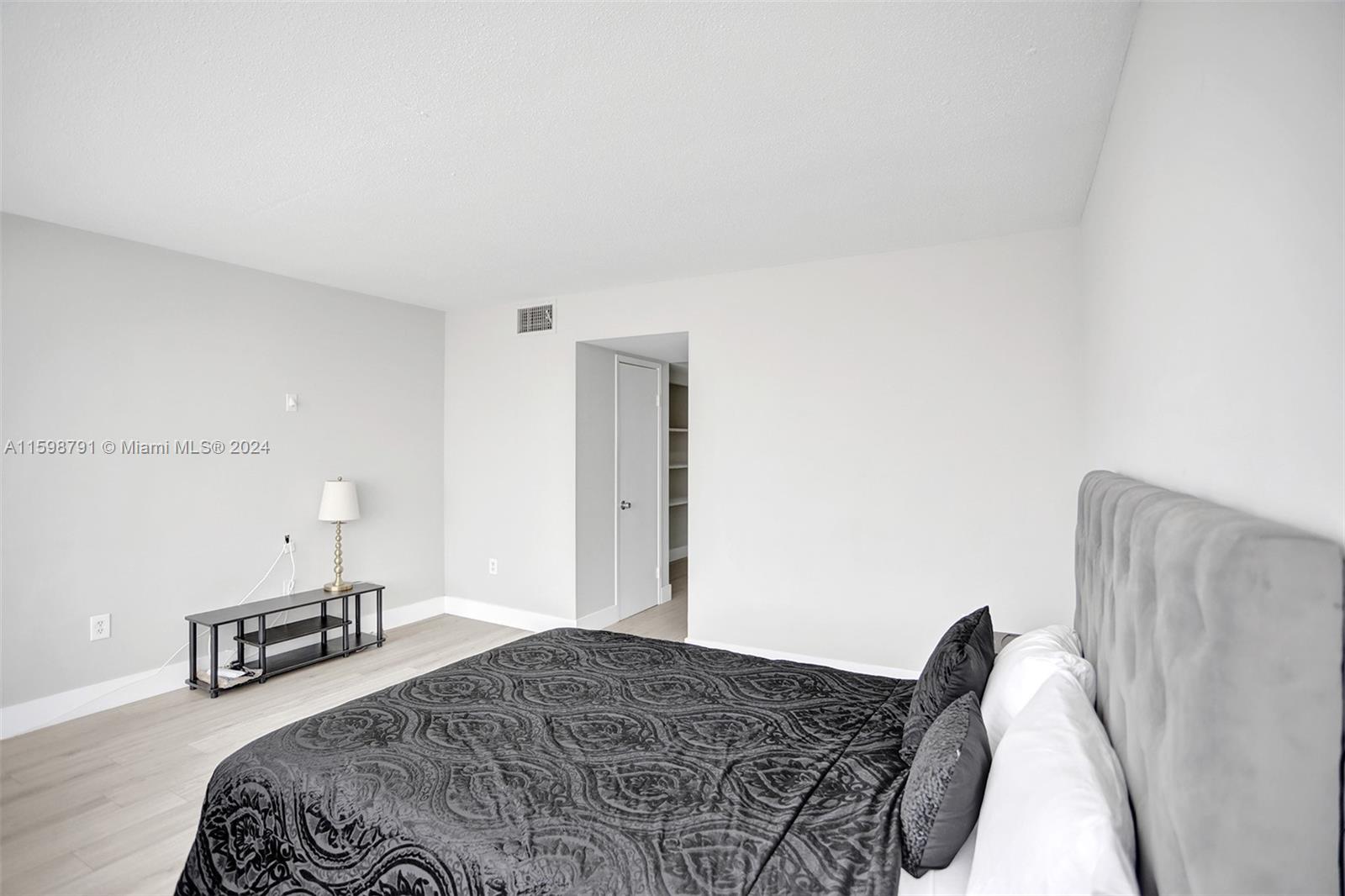 1770 NE 191st St # 1 Unit: 716-1