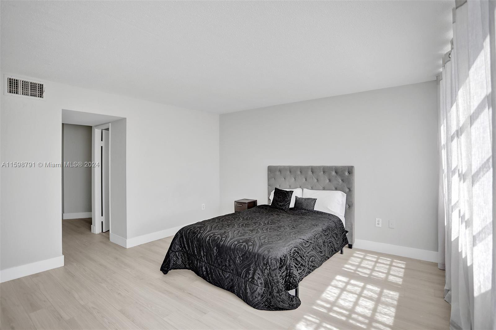 1770 NE 191st St # 1 Unit: 716-1