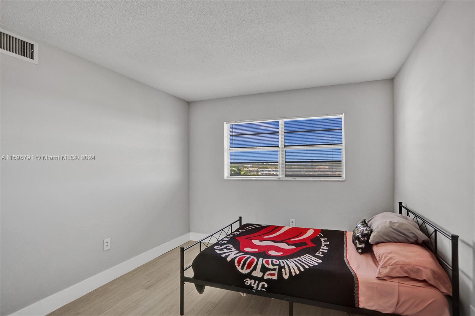 1770 NE 191st St # 1 Unit: 716-1