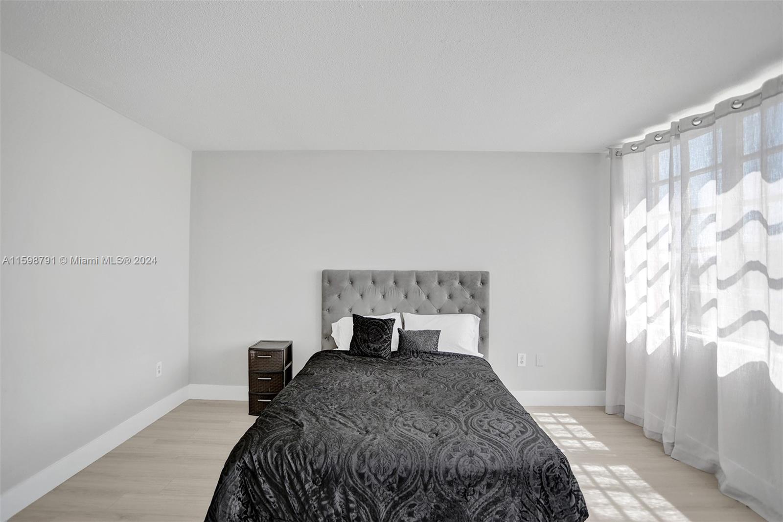 1770 NE 191st St # 1 Unit: 716-1