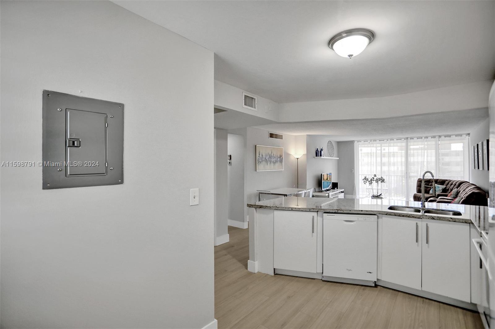 1770 NE 191st St # 1 Unit: 716-1