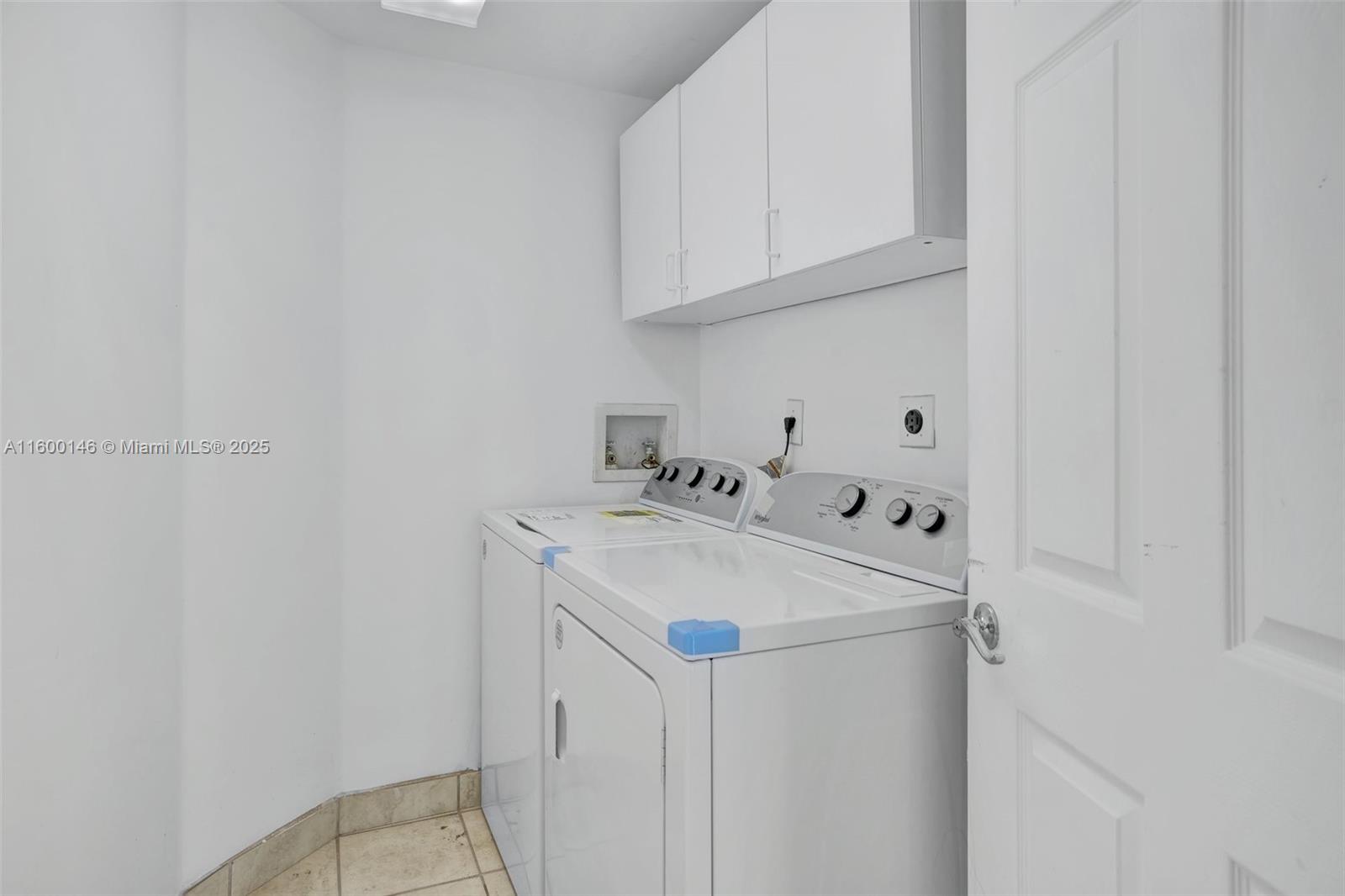 3370 Hidden Bay Dr # 1208