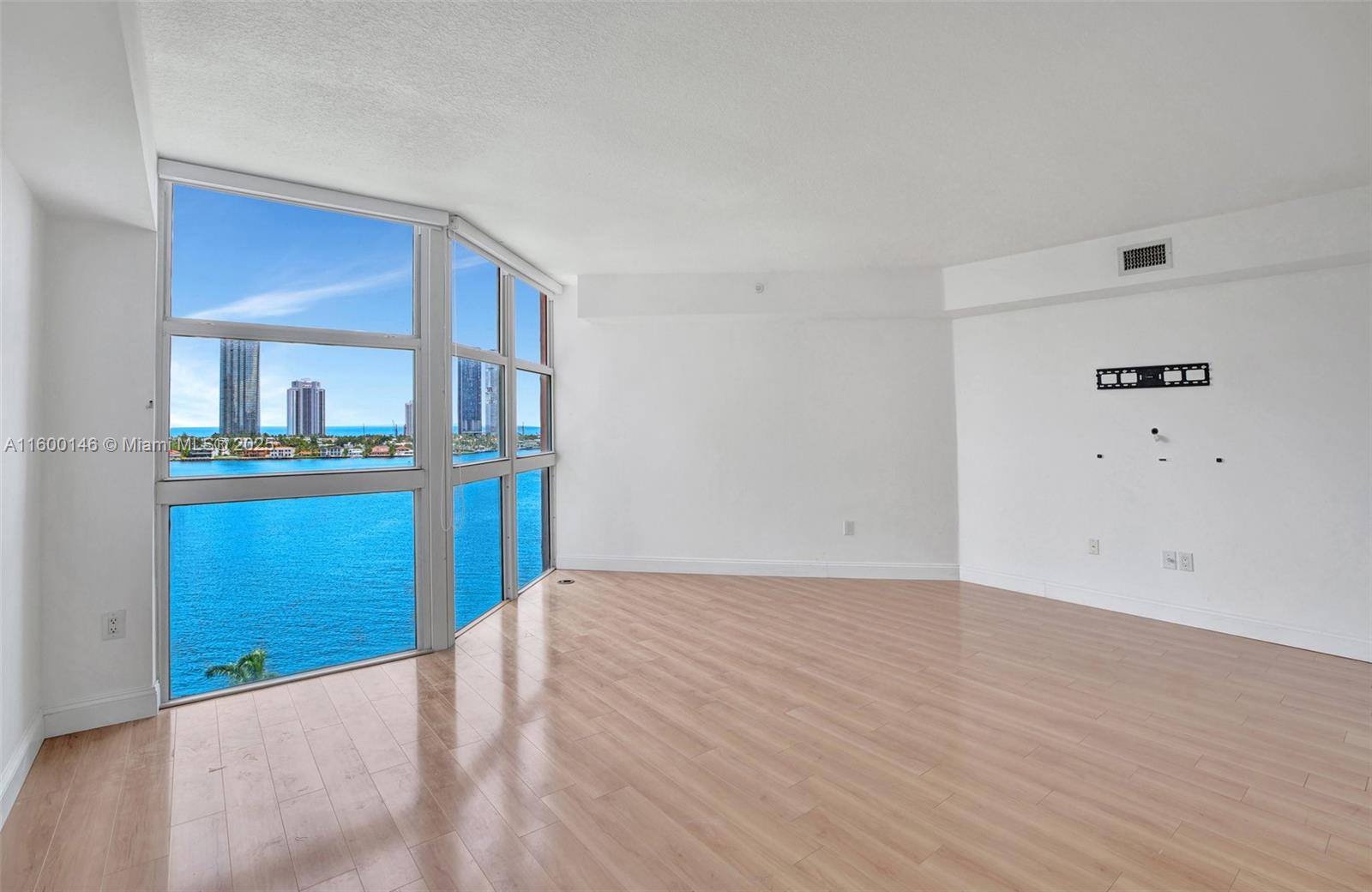 3370 Hidden Bay Dr # 1208
