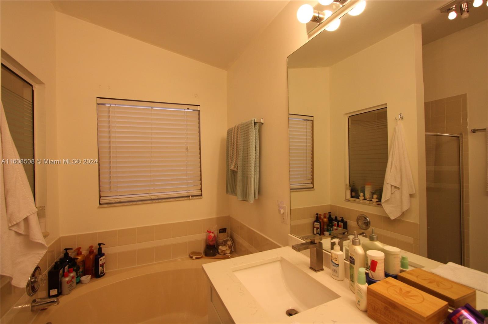 1870 Sweetbay Way Unit: -