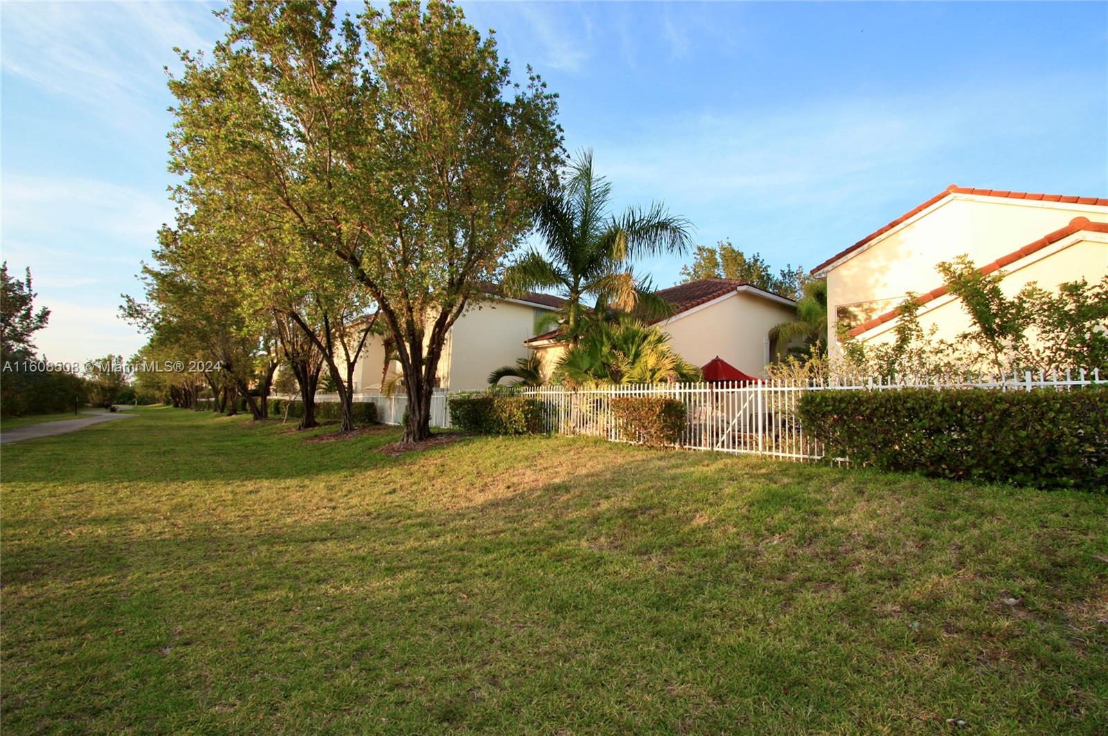 1870 Sweetbay Way Unit: -