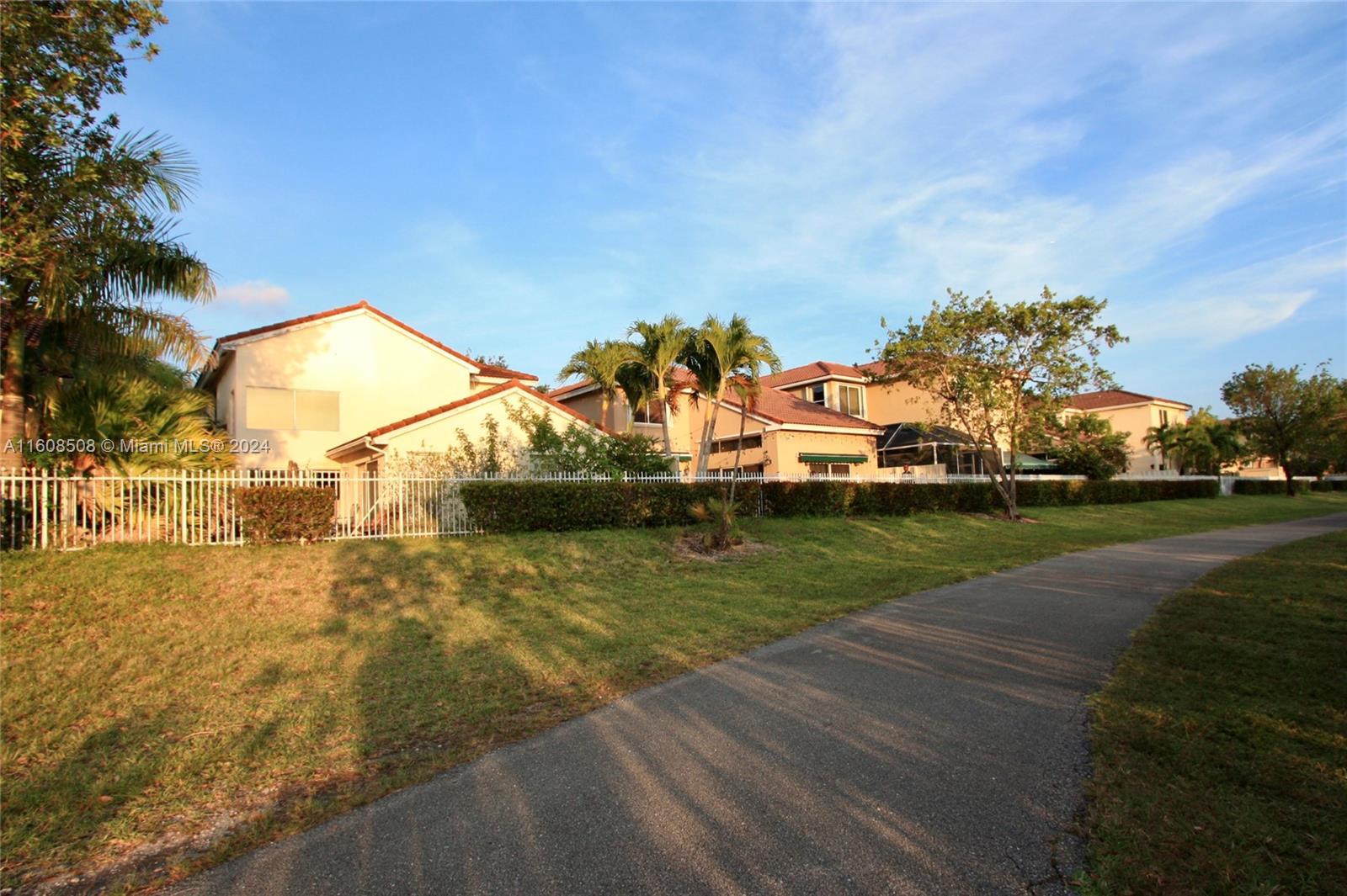 1870 Sweetbay Way Unit: -