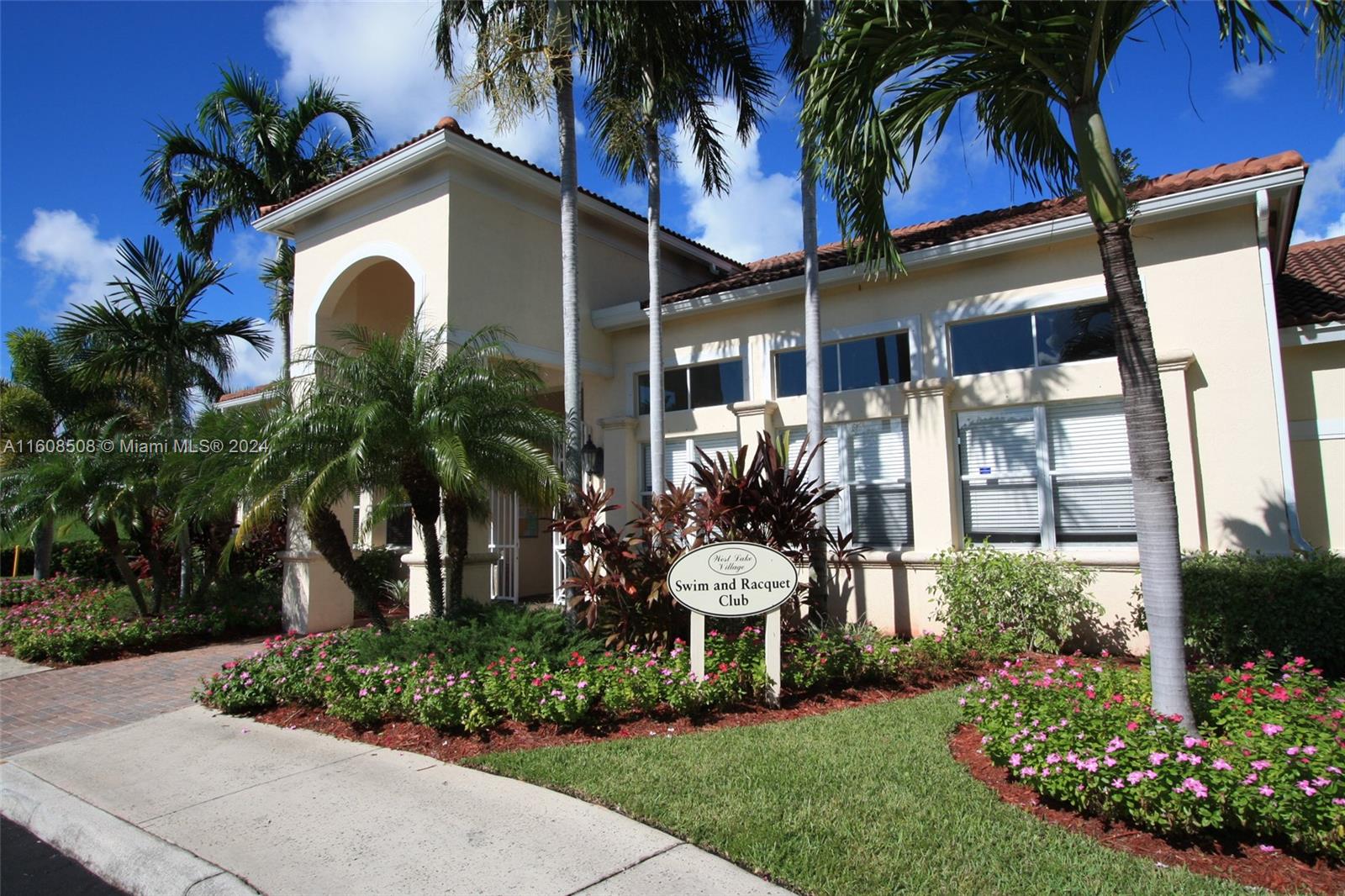 1870 Sweetbay Way Unit: -