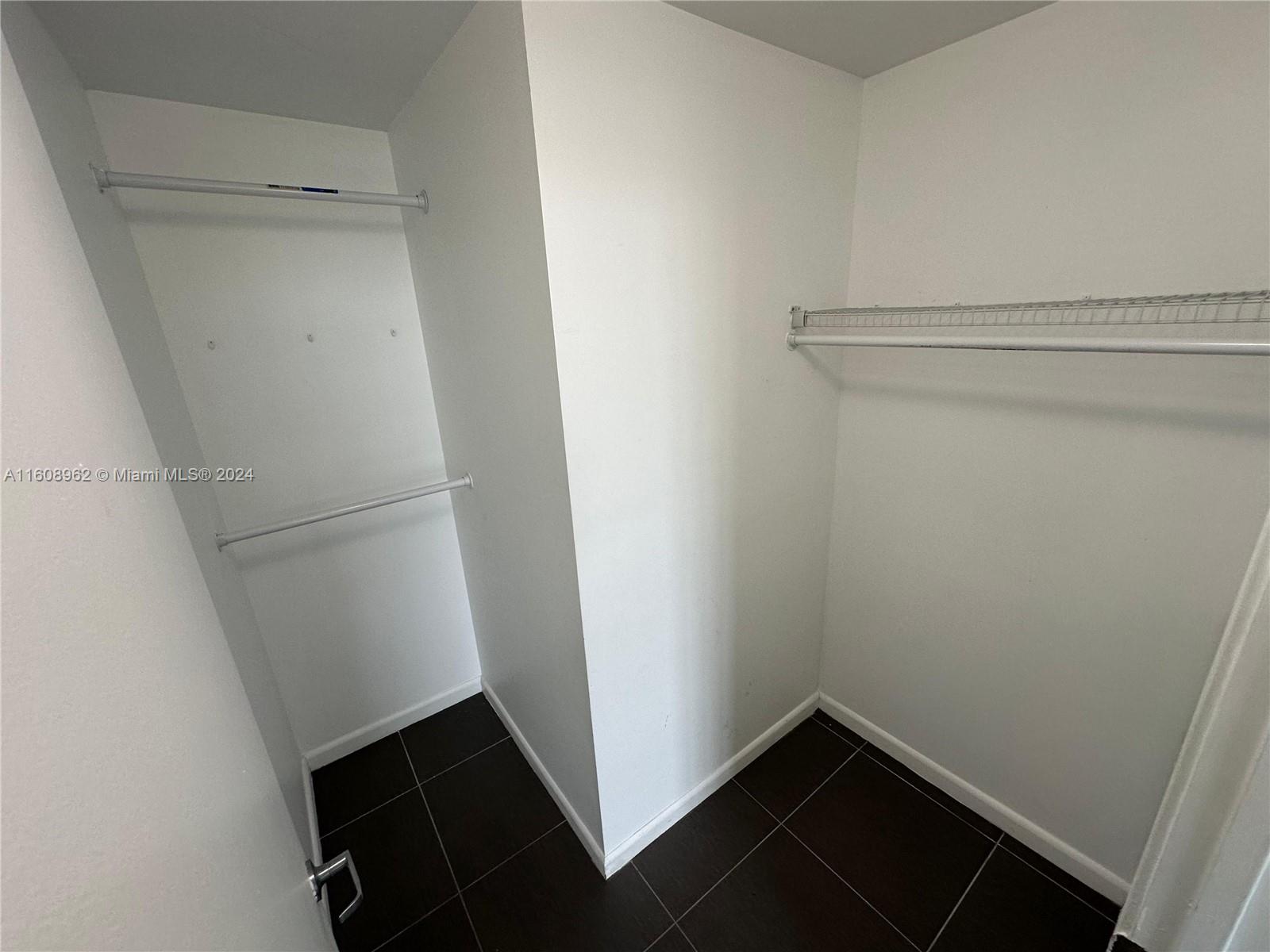 3301 NE 1st Ave # H1007