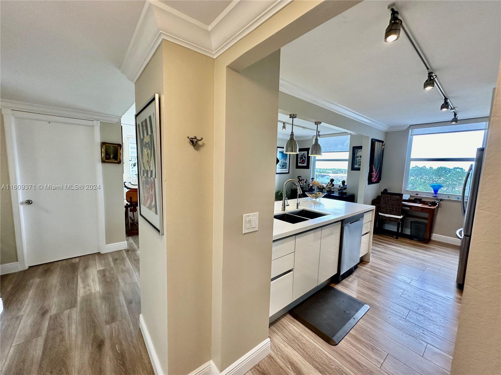 4200 Hillcrest Dr # 619