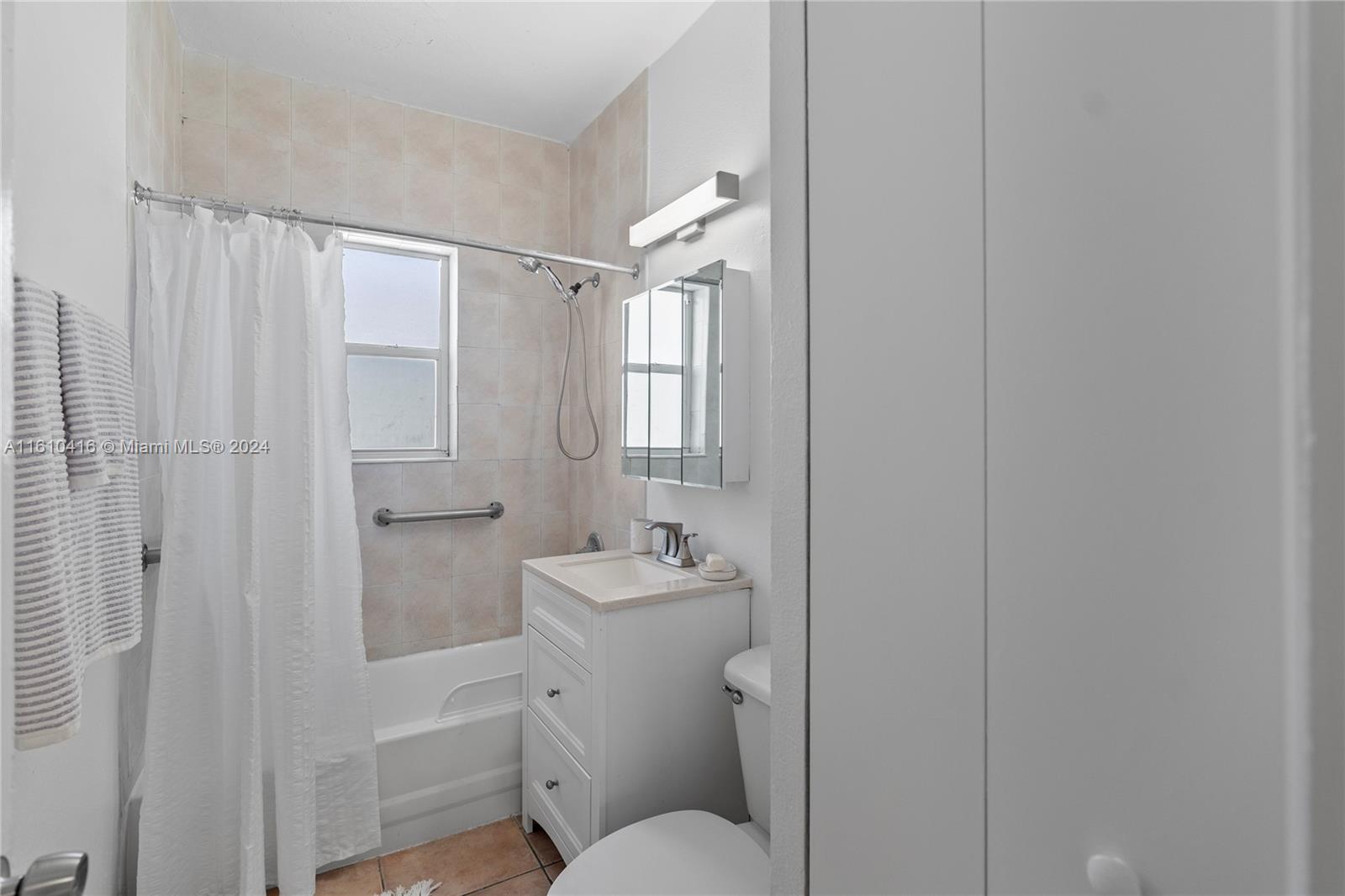 1228 Marseille Dr # 4
