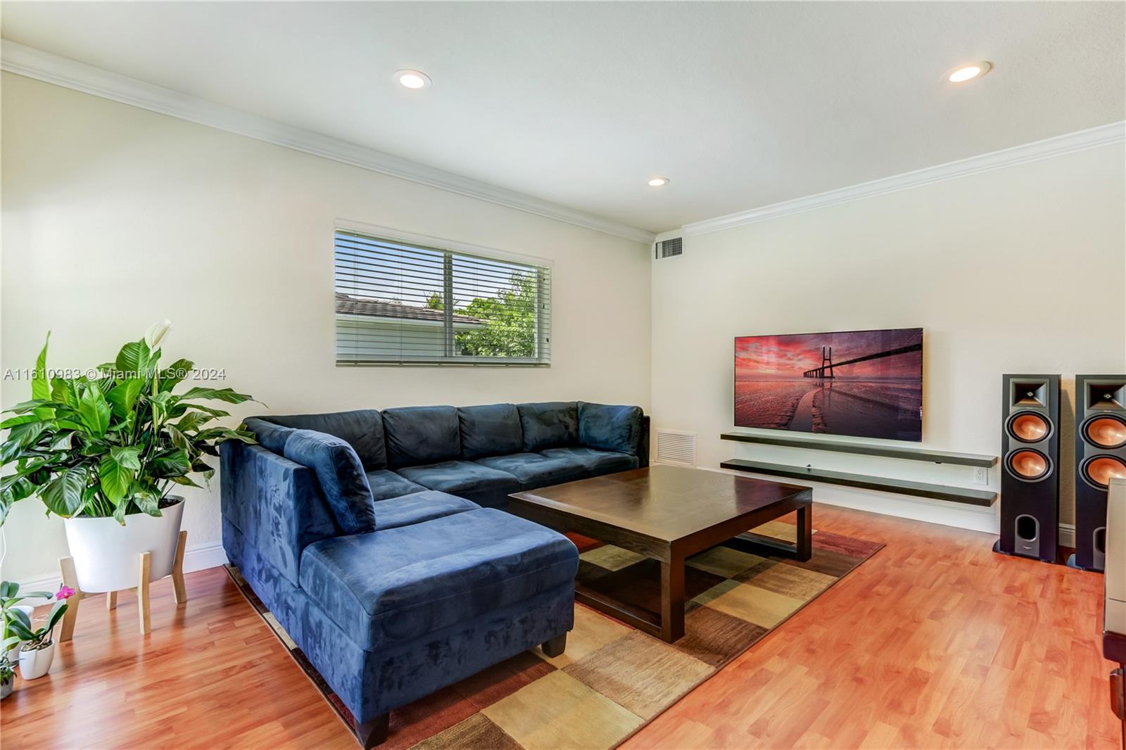 21 Edgewater Dr # 201