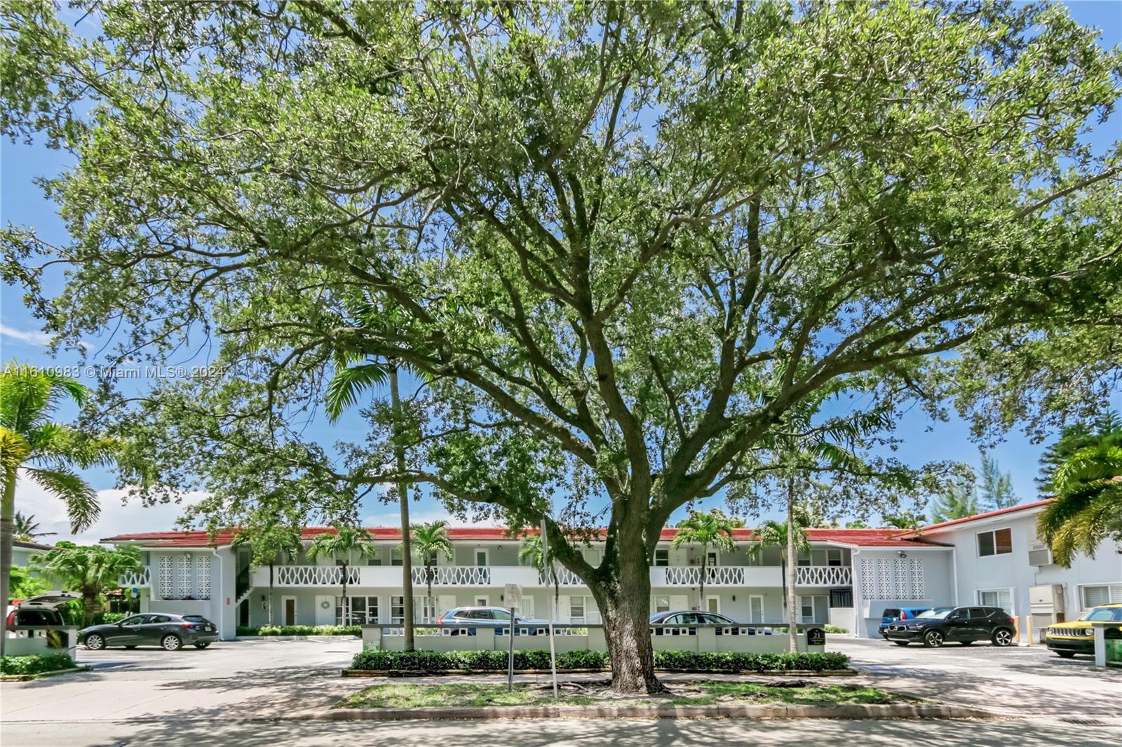 21 Edgewater Dr # 201