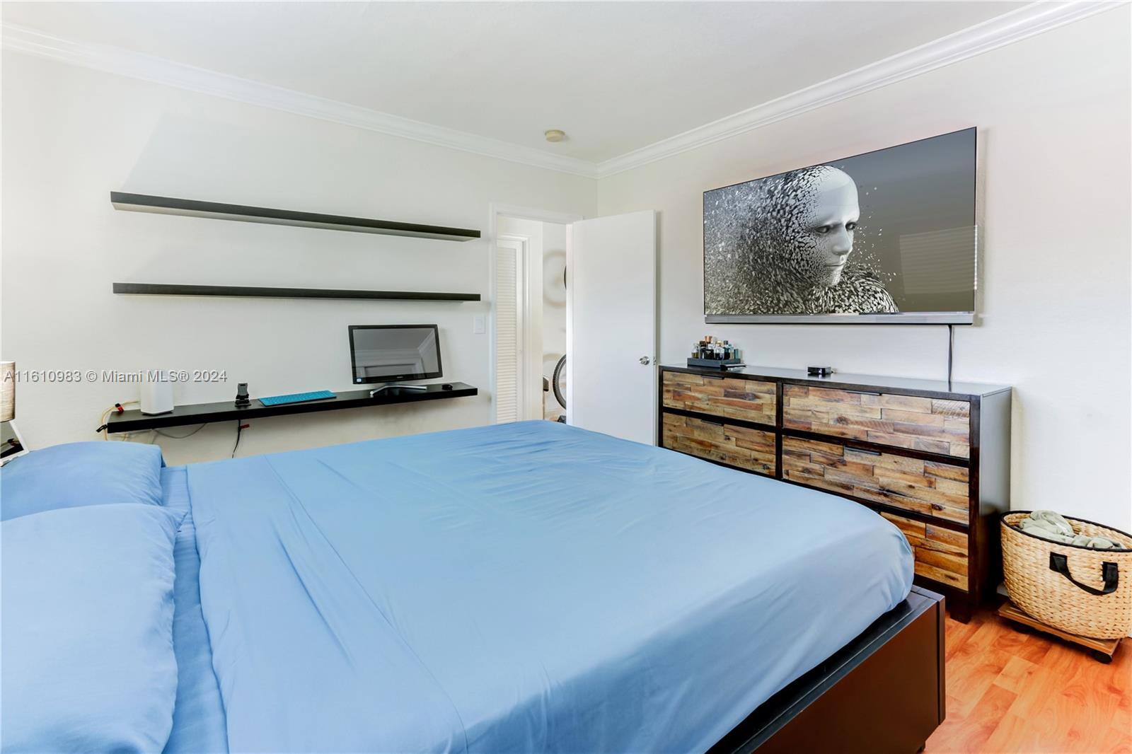 21 Edgewater Dr # 201