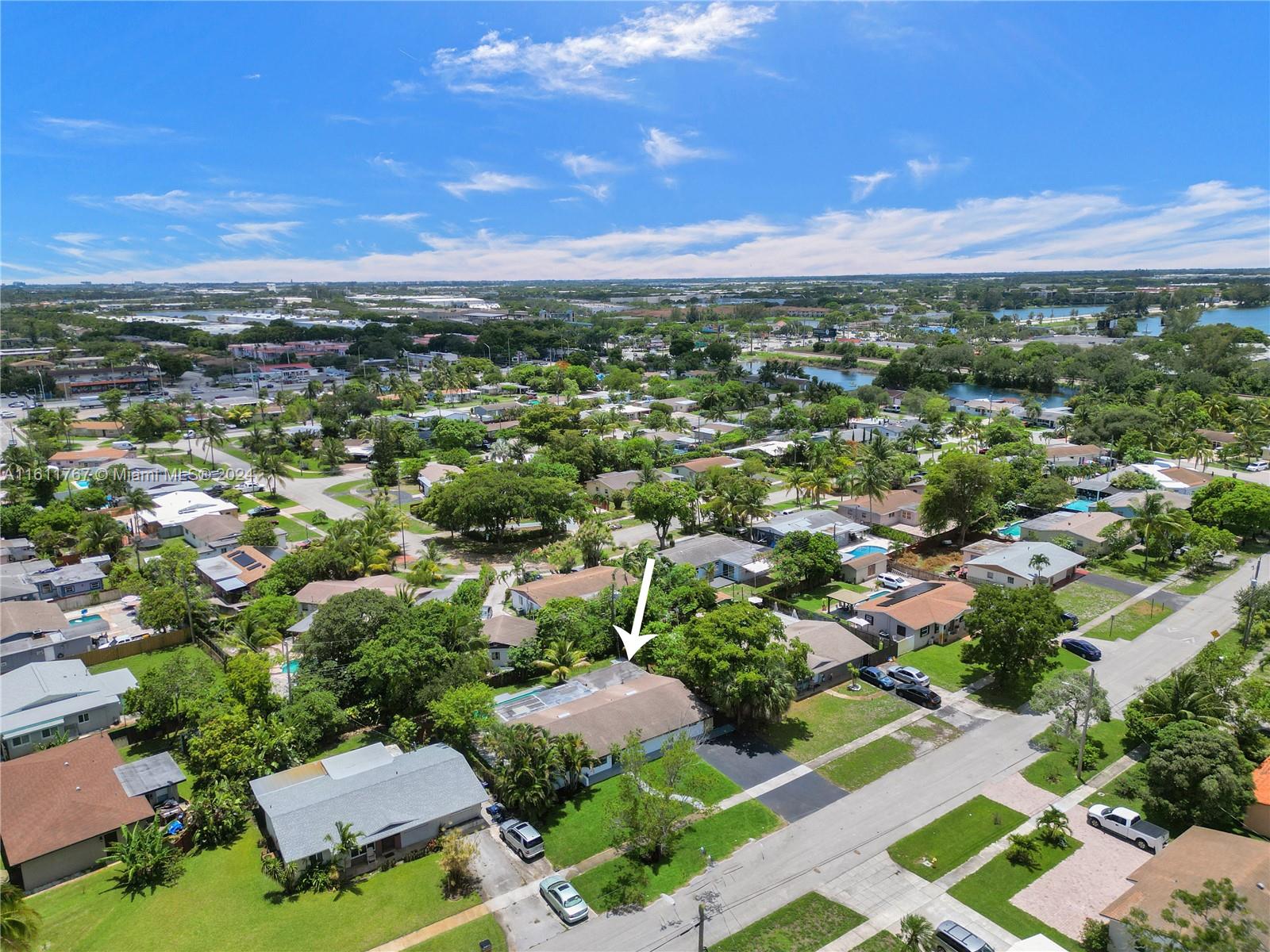 590 NW 38th Pl