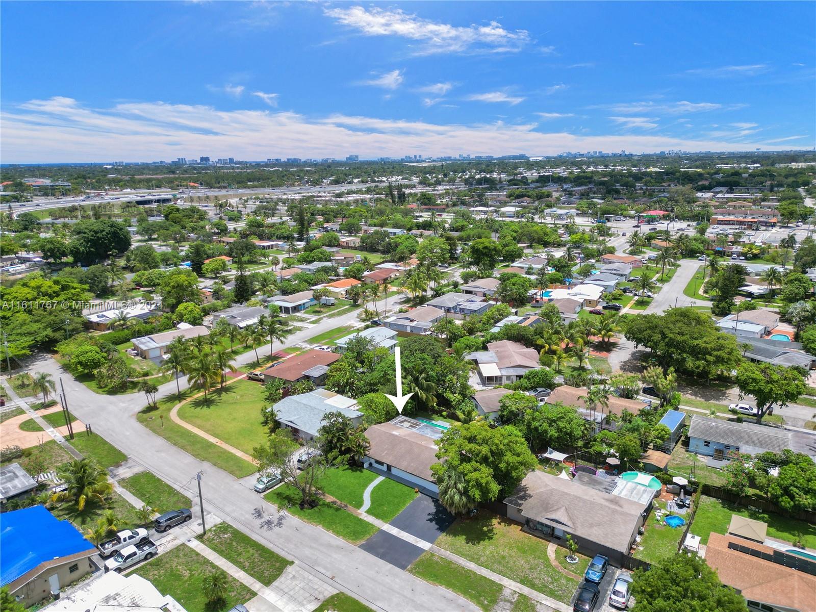 590 NW 38th Pl