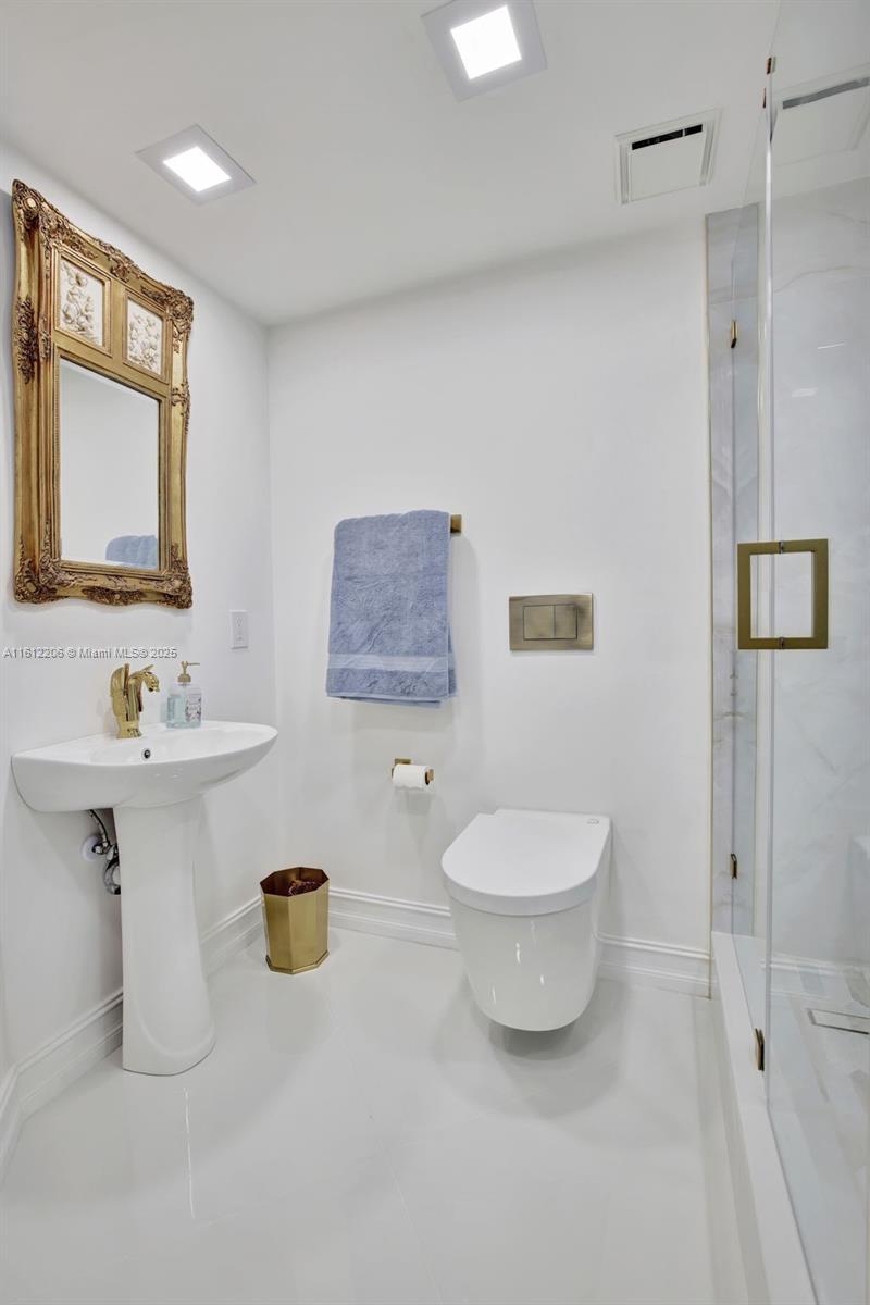 3000 Island Blvd # 1406