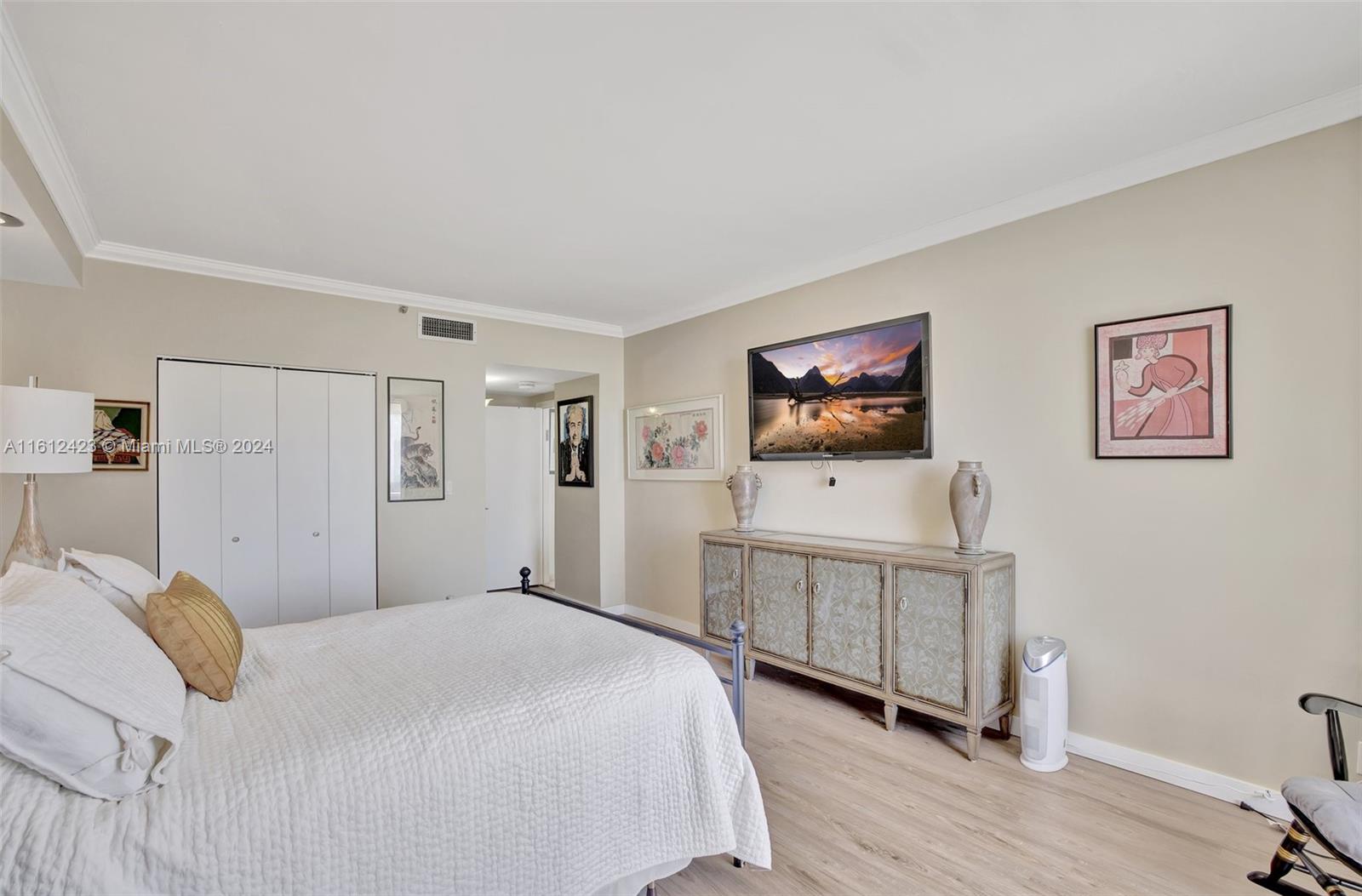 20281 E Country Club Dr # 1606