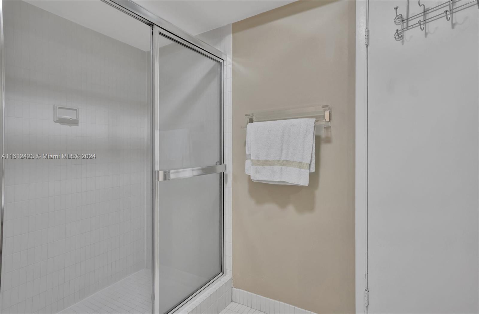 20281 E Country Club Dr # 1606