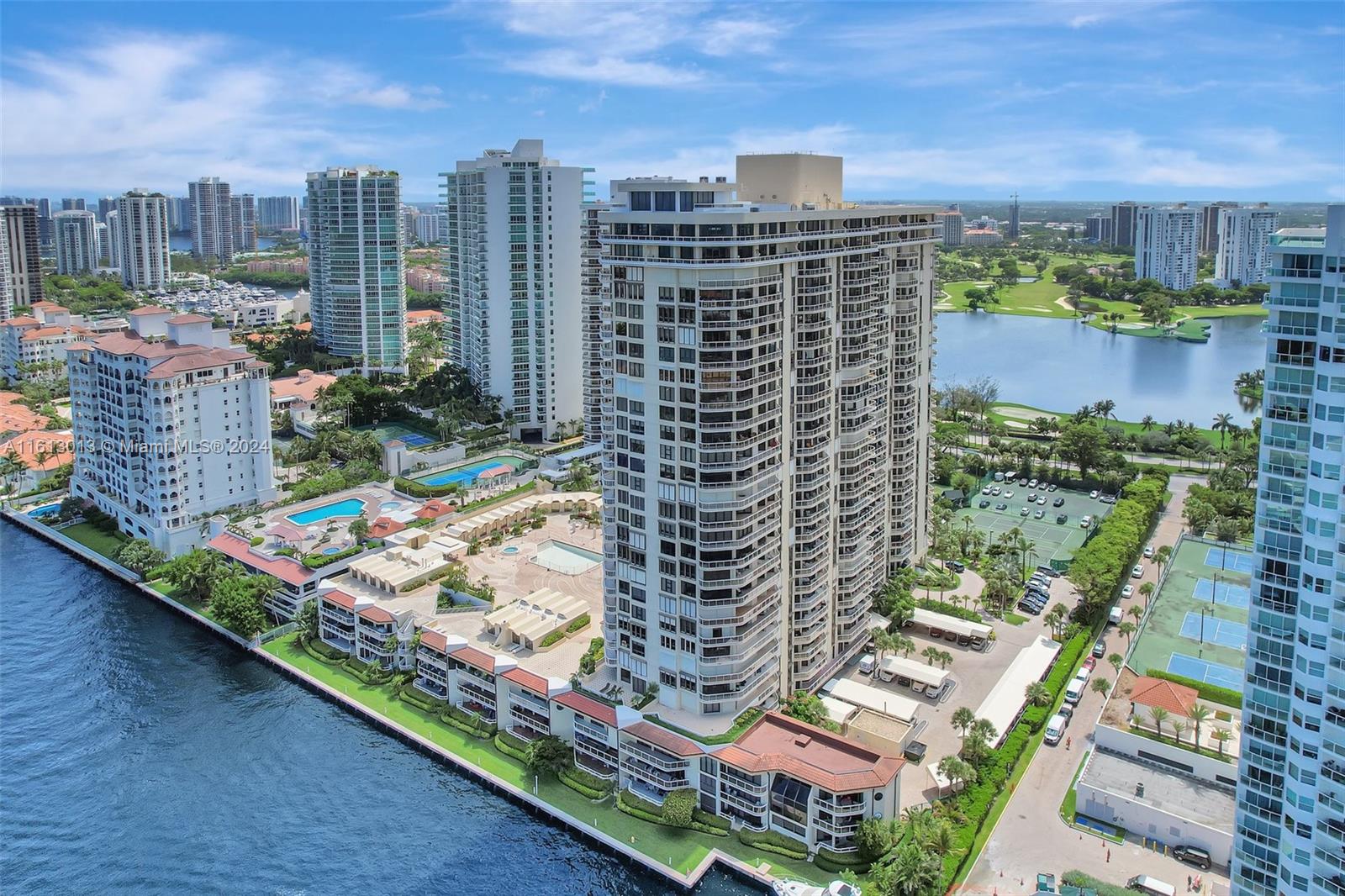 20191 E Country Club Dr # 2206