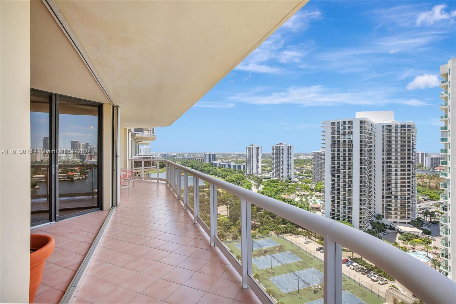 20191 E Country Club Dr # 2206