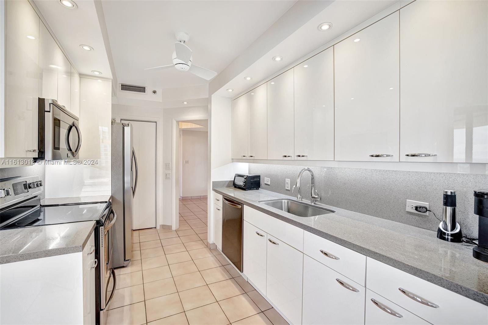 20191 E Country Club Dr # 2206