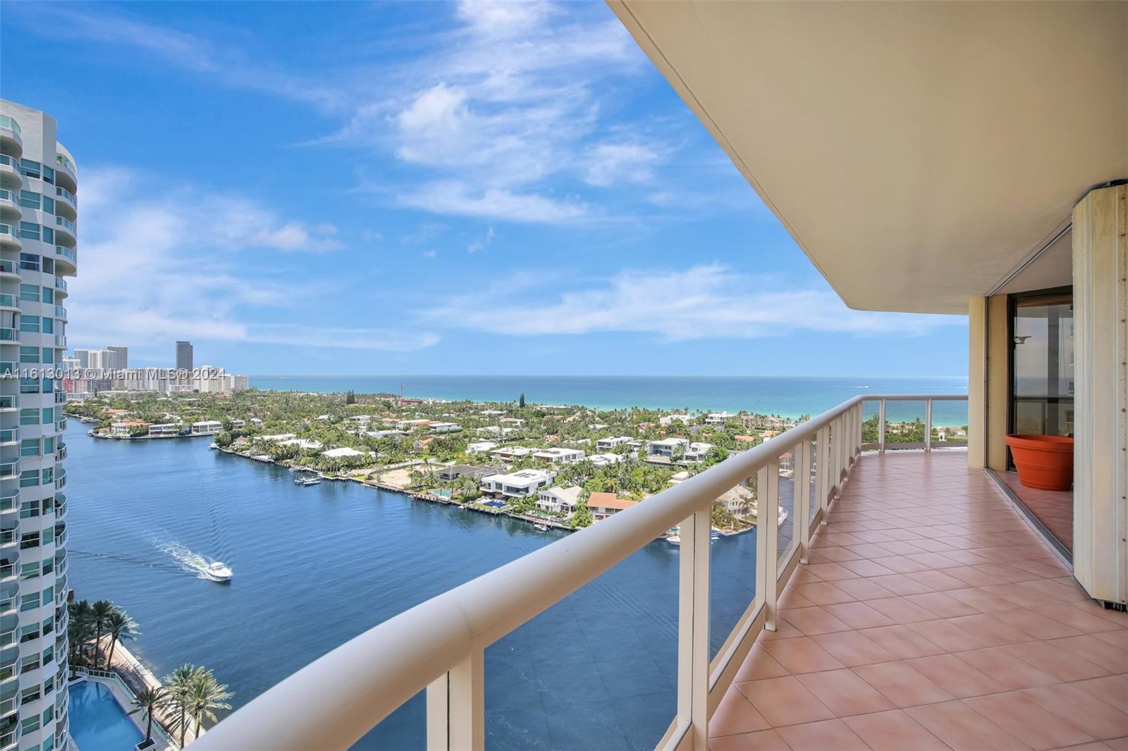20191 E Country Club Dr # 2206