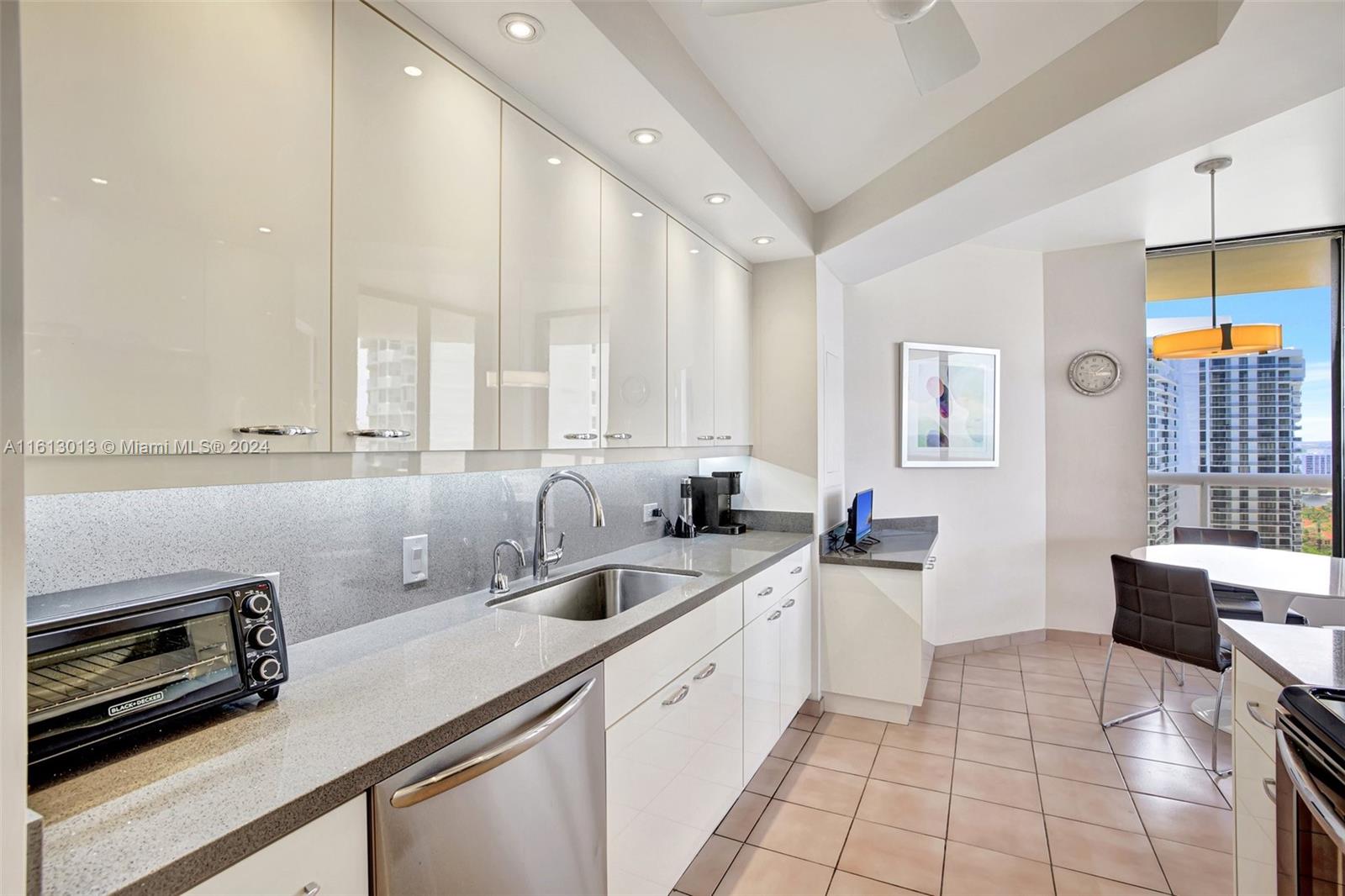 20191 E Country Club Dr # 2206