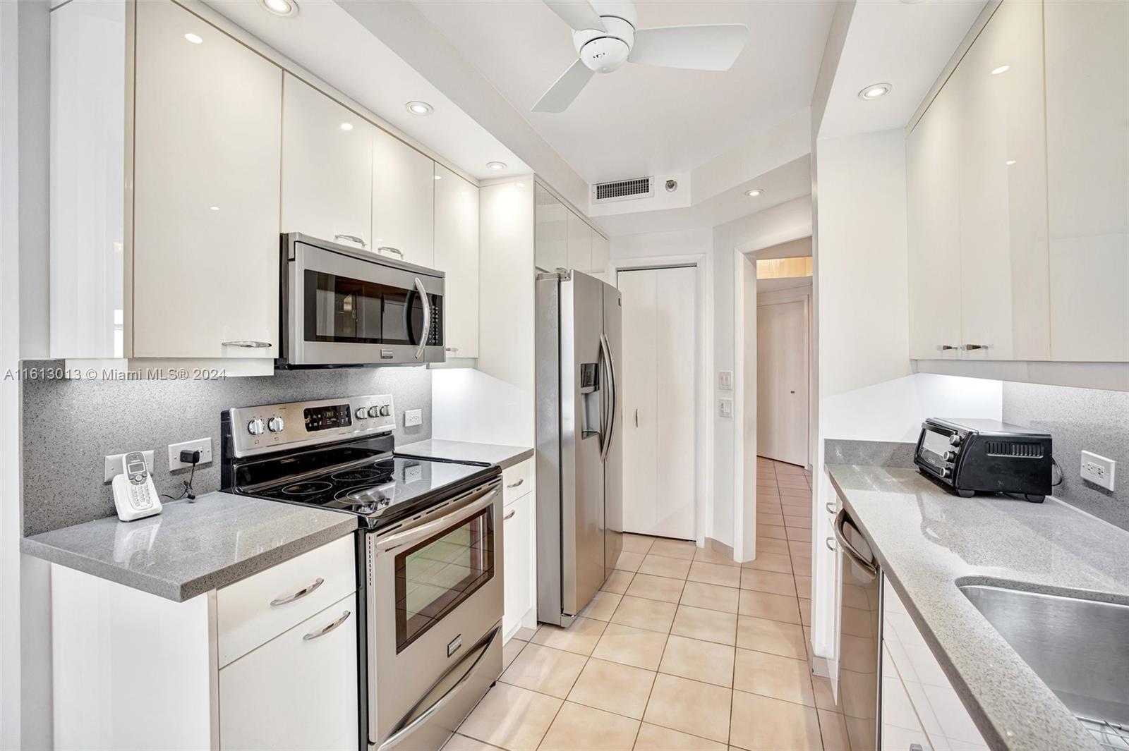 20191 E Country Club Dr # 2206