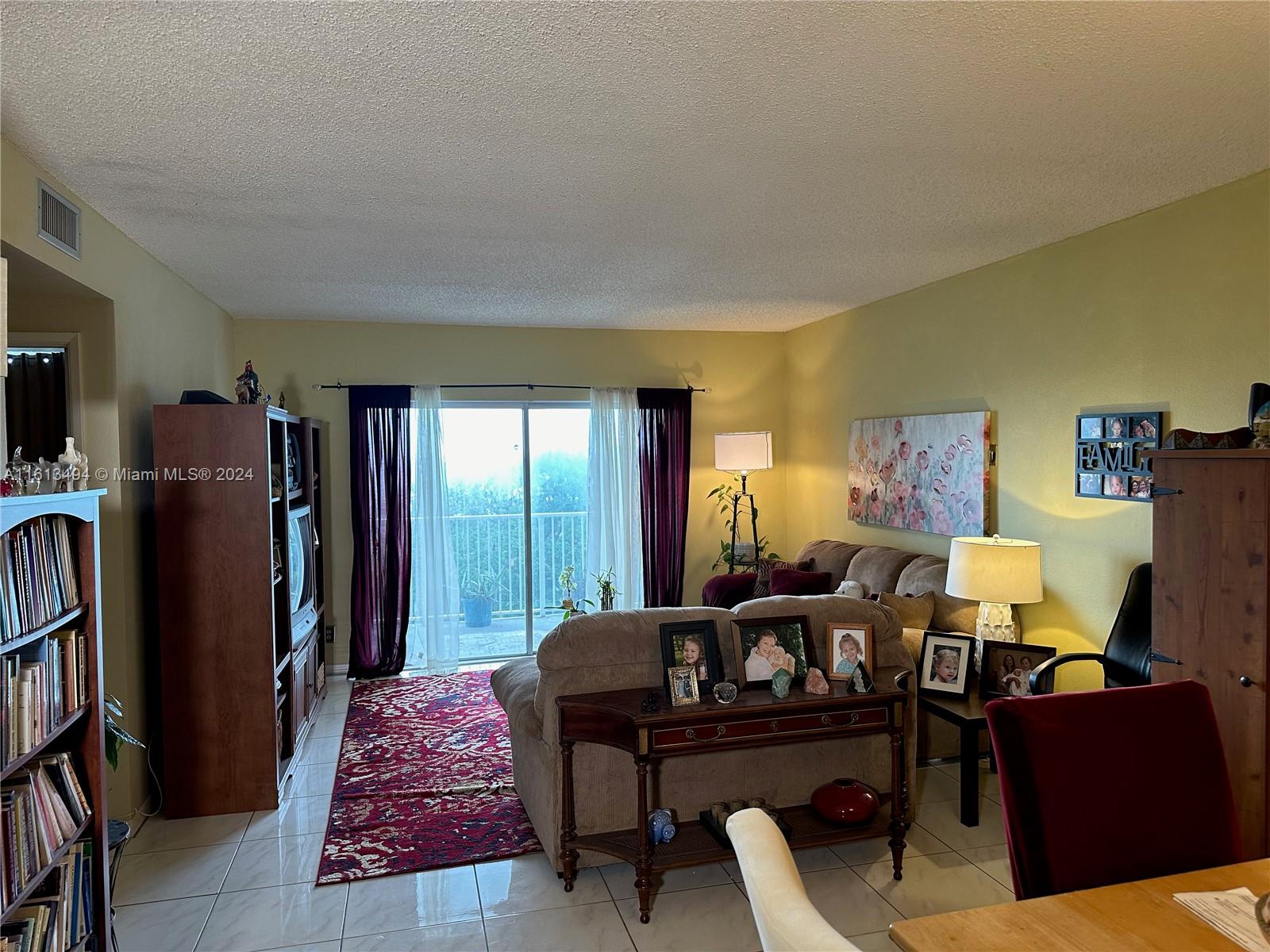 4200 Hillcrest Dr # 606