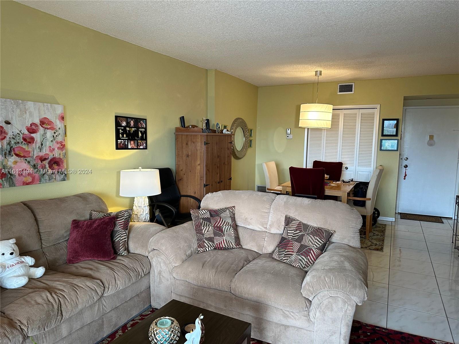 4200 Hillcrest Dr # 606