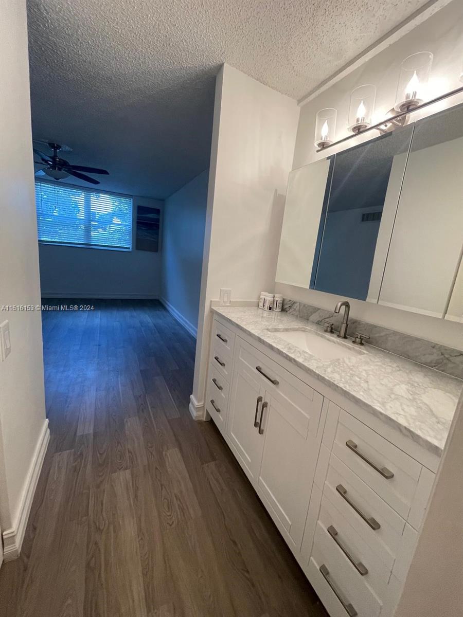 9081 Lime Bay Blvd # 211