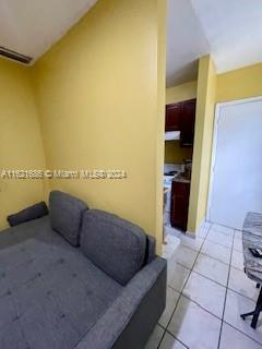 904 NE 164th St