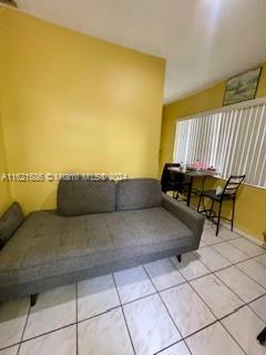 904 NE 164th St