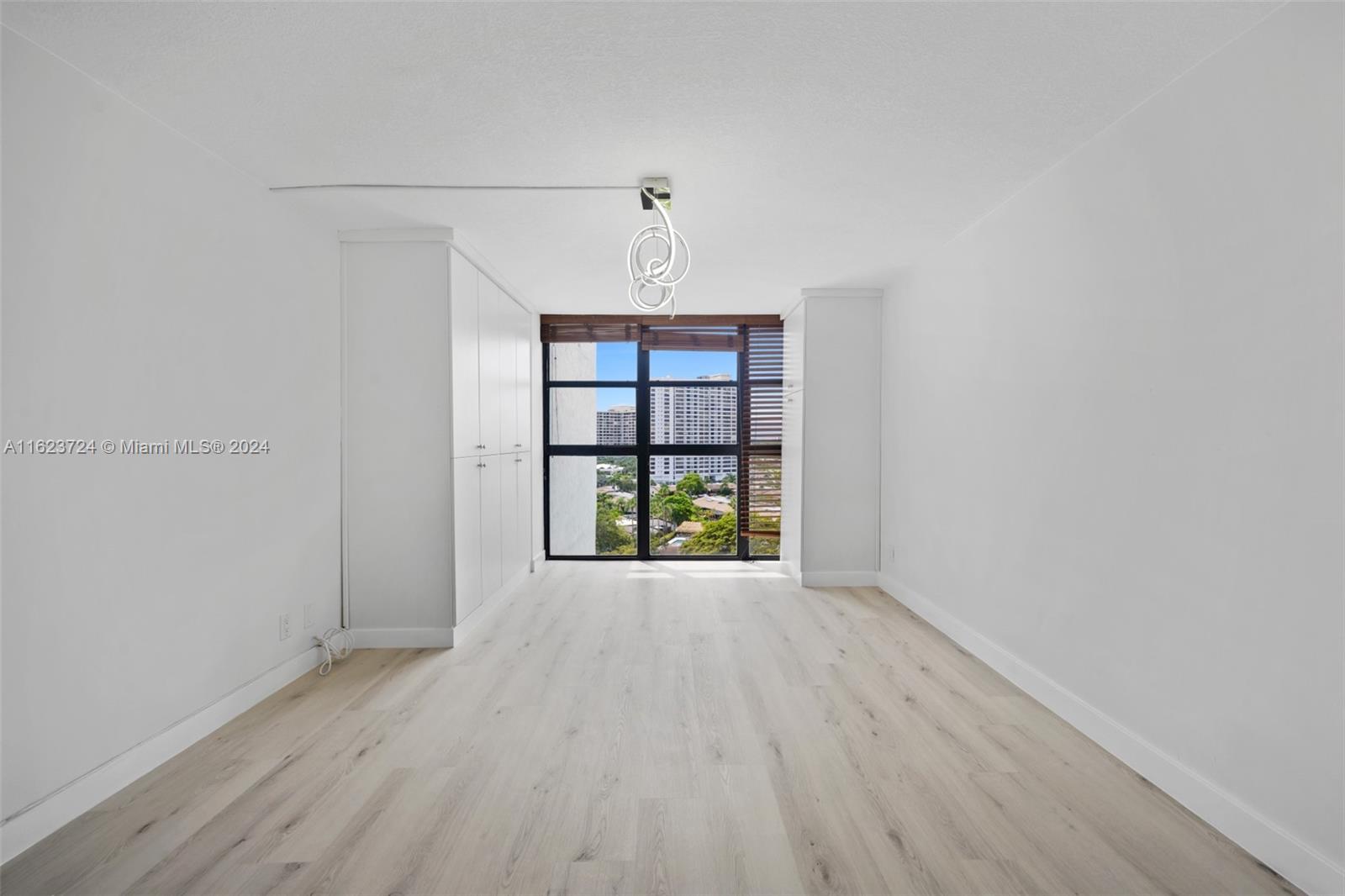 200 Leslie Dr # 1107