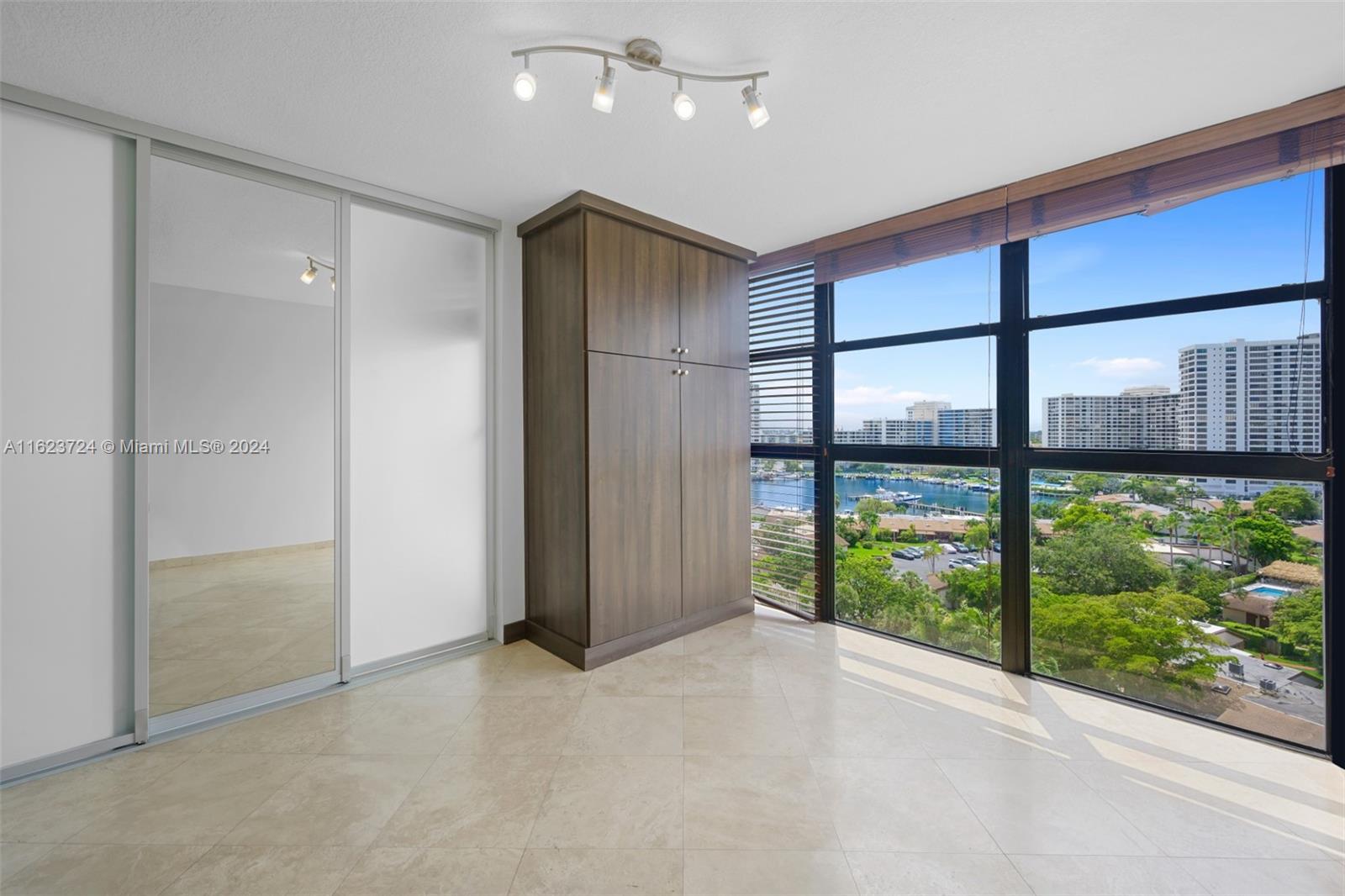 200 Leslie Dr # 1107