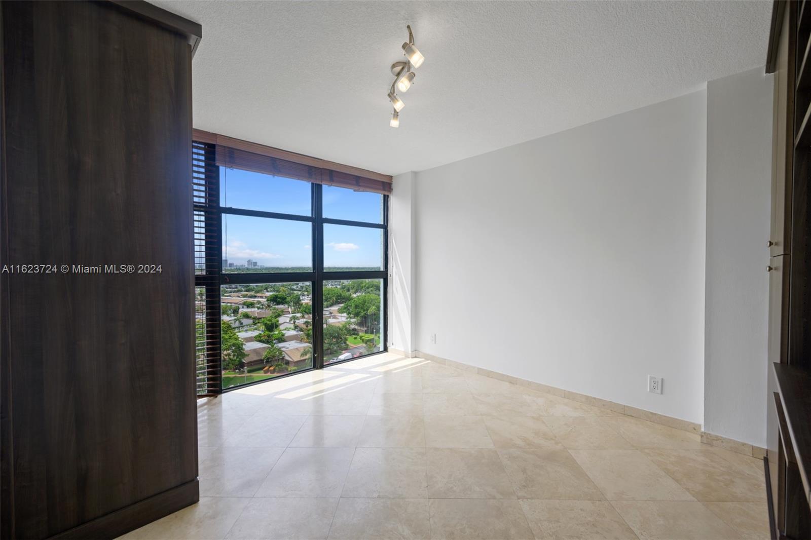 200 Leslie Dr # 1107