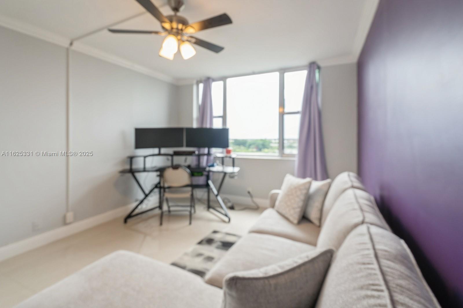 4400 Hillcrest Dr # 916B