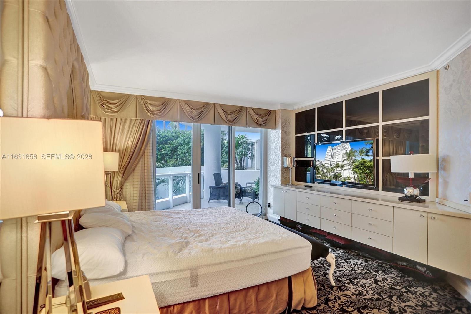 21050 Point Pl # 403